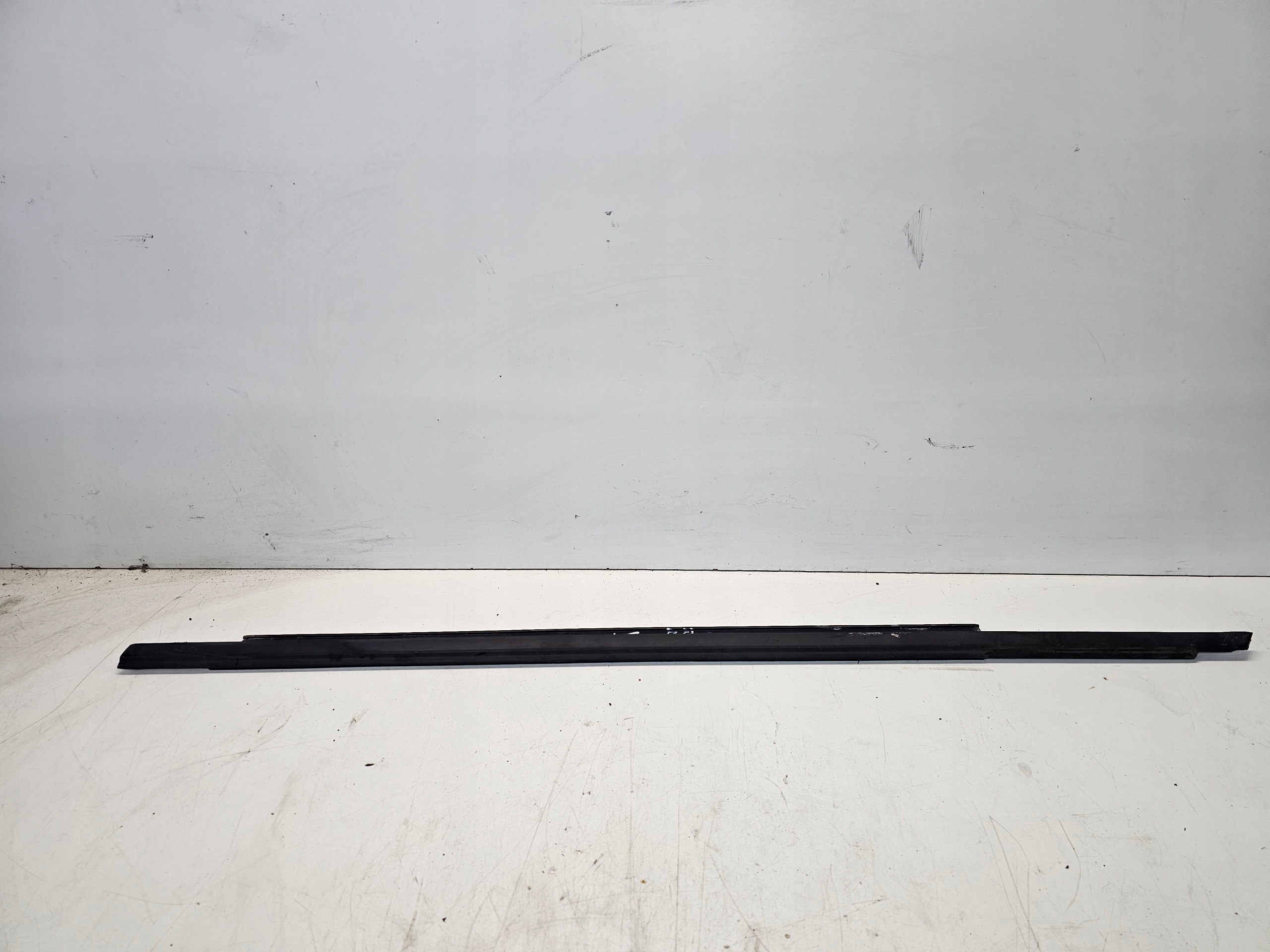 moulding door MAT AUDI A4 B8 left front 8K0837477F