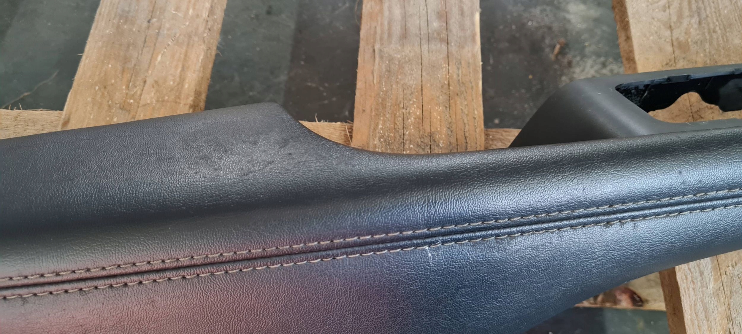 Chrysler Pacifica 2022 armrest side left front leather upholstery