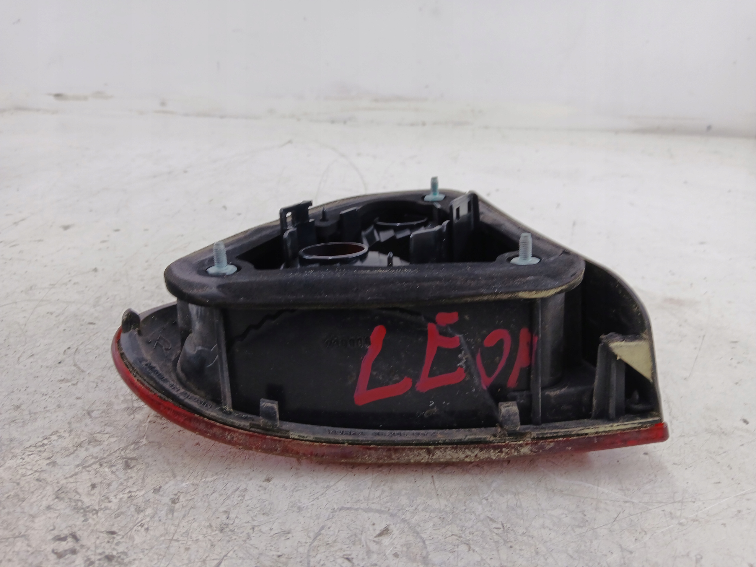 SEAT LEON and light right rear part W fender