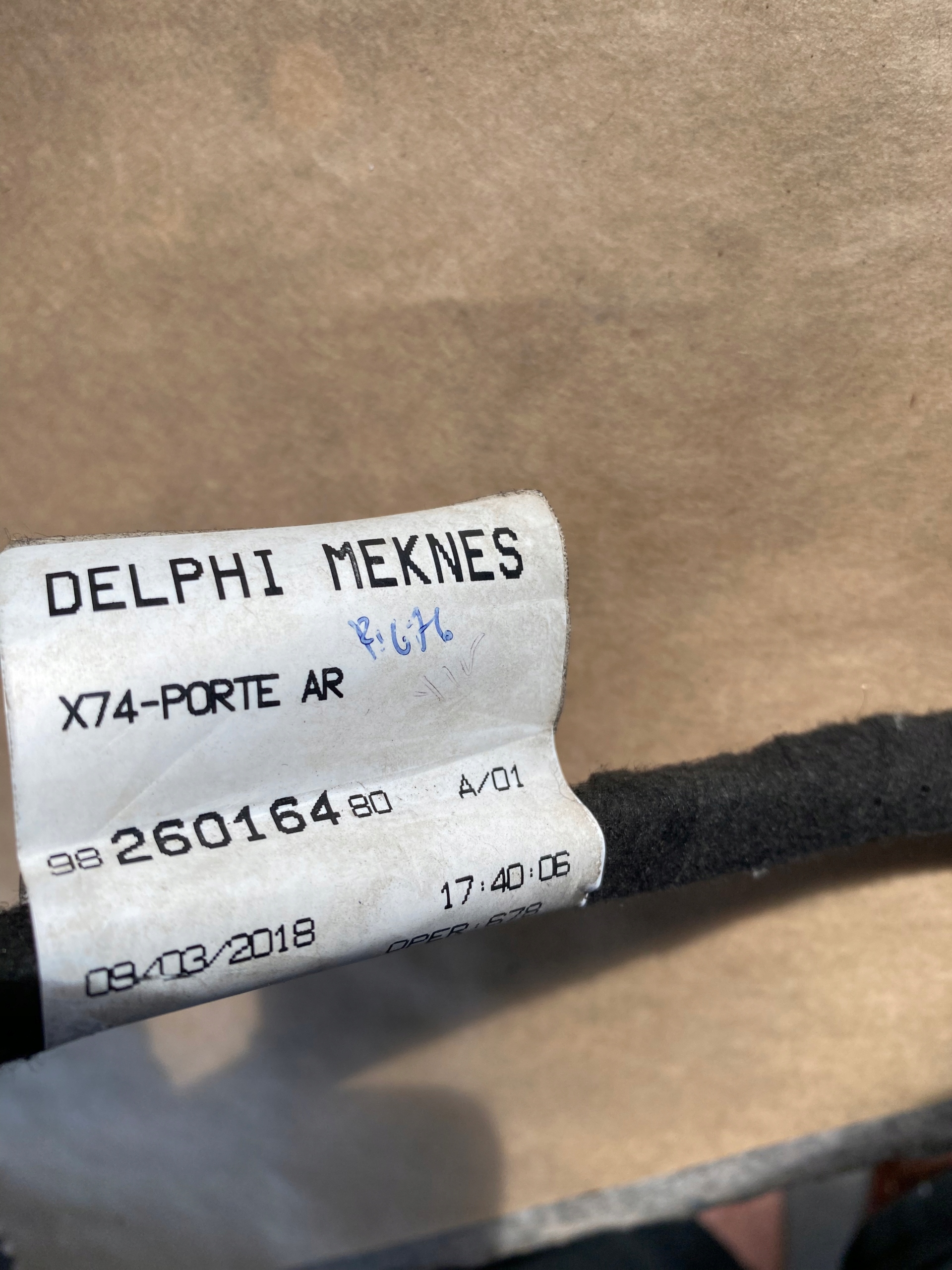 CITROEN DS7 WIĄZKA DRZWI PRAWY TYŁ Typ samochodu Samochody osobowe