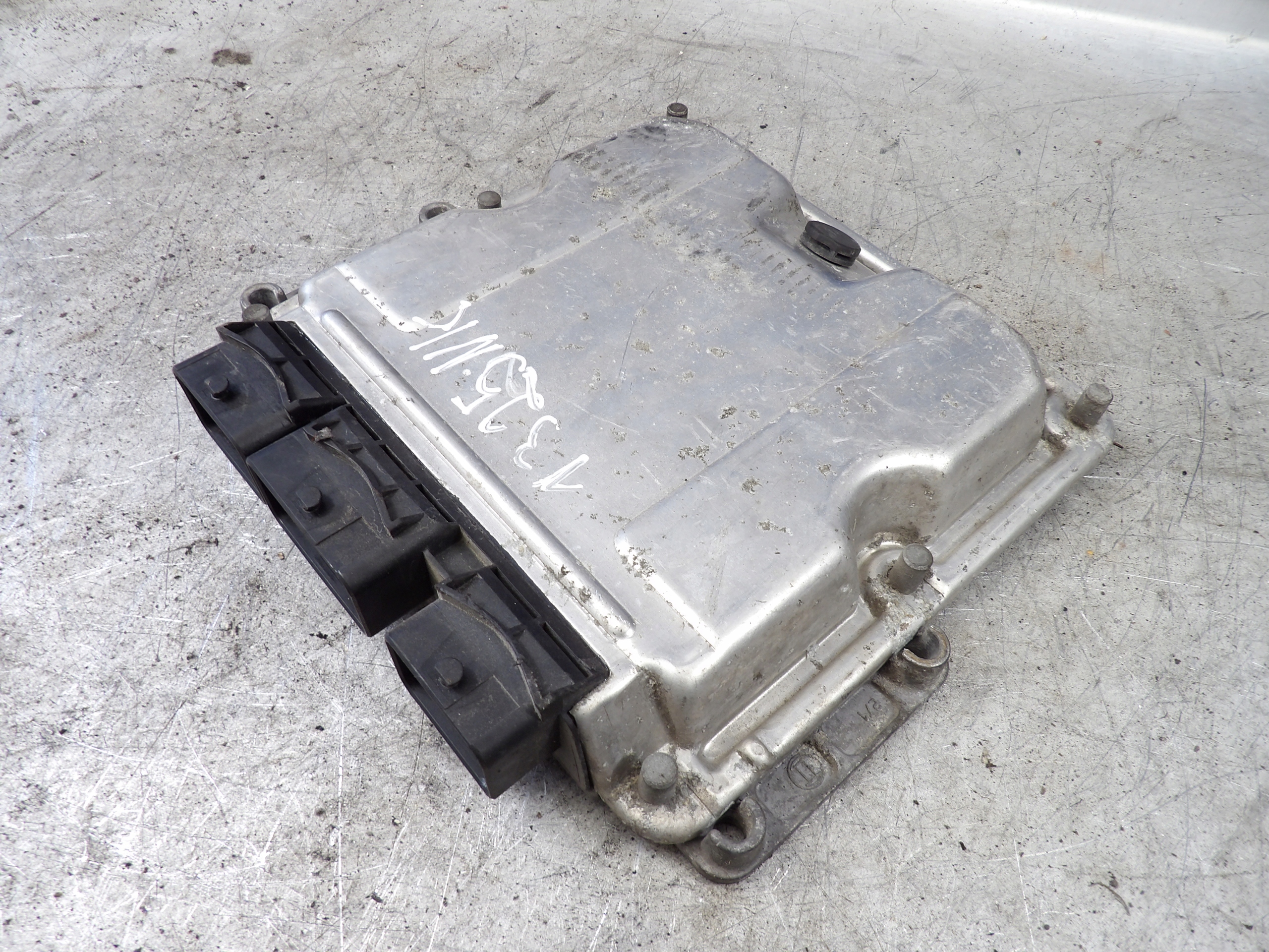 Citroen Xsara Picasso computer, control unit 0281011084 9647693180