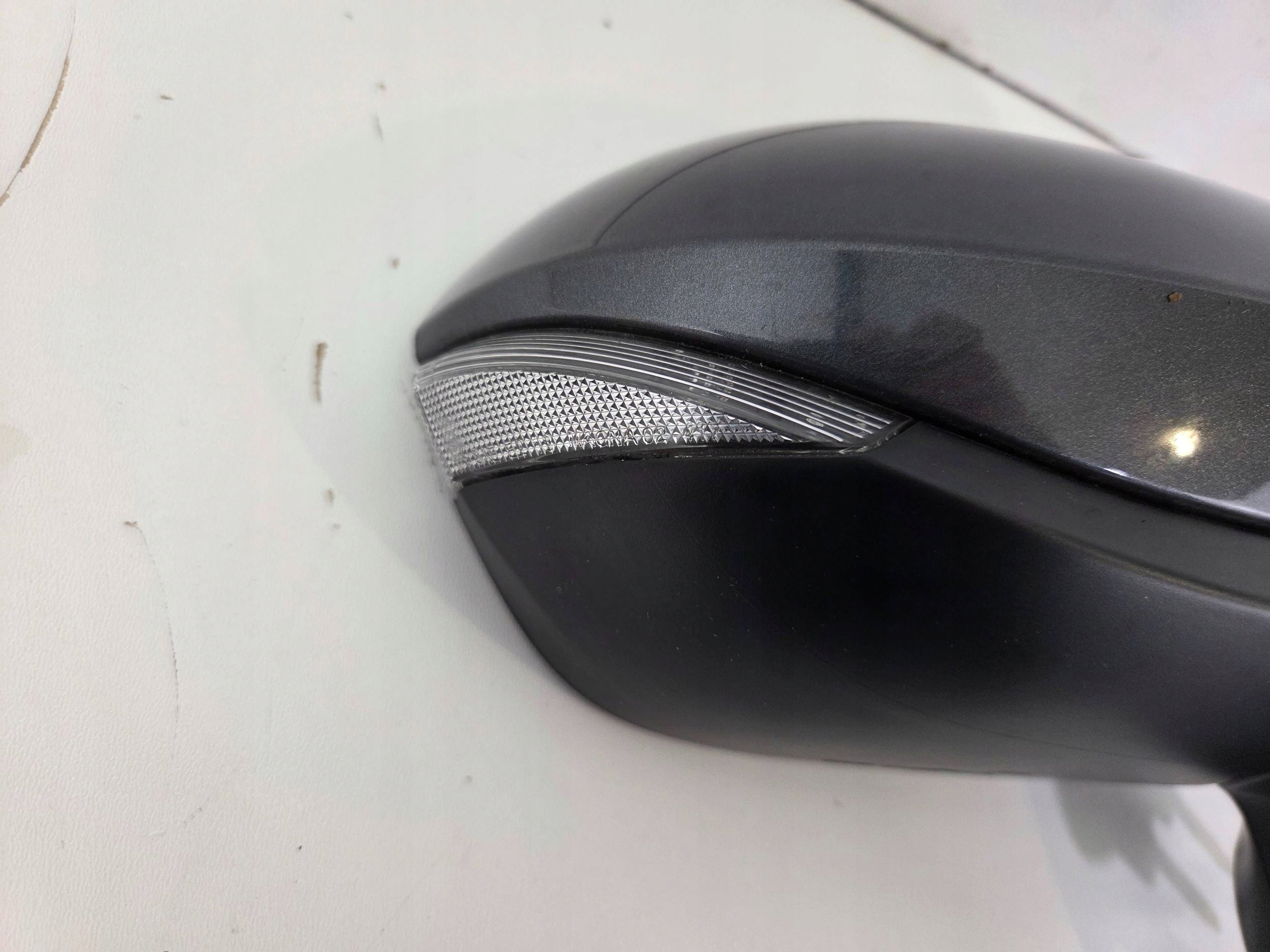 Toyota Corolla E21 mirror right 049749 8-PIN 1G3 (S226)