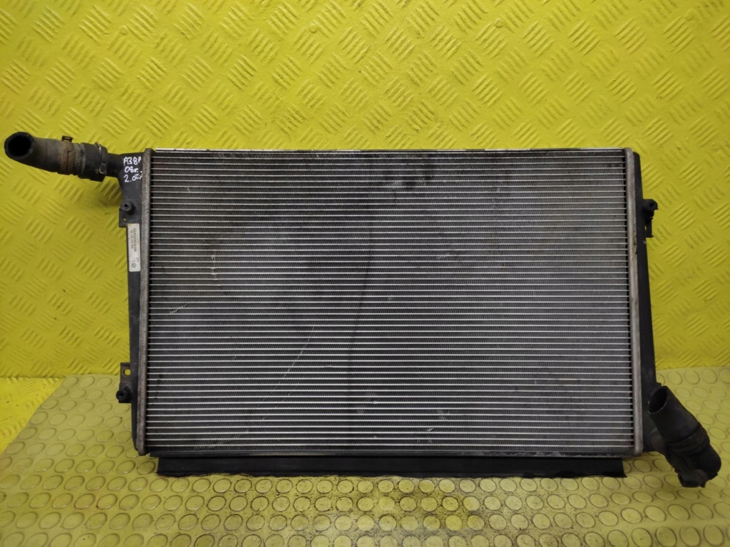 AUDI A3 8P 2.0 TDI water cooler 1K0121251AK