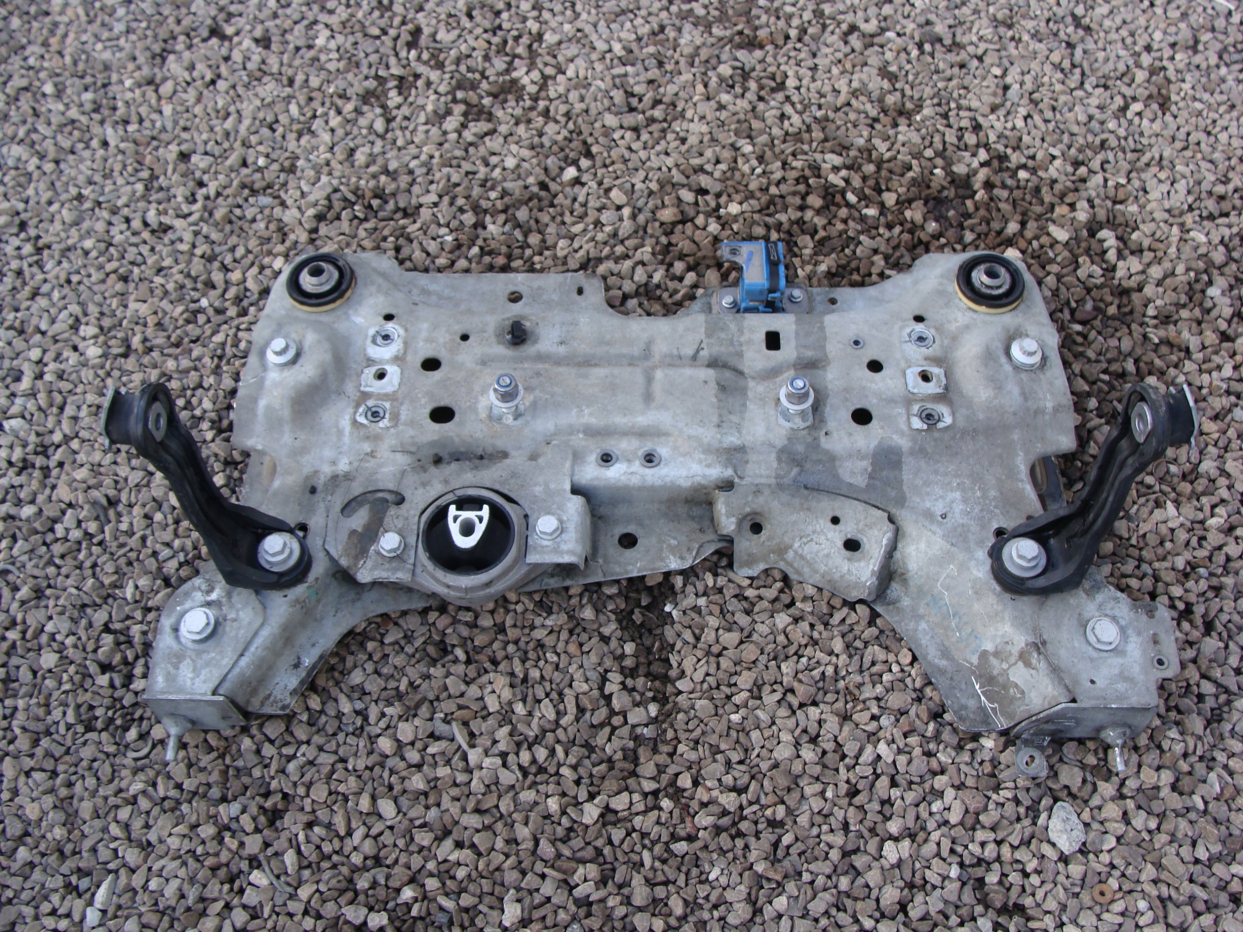 SANKI BELKA ZAWIESZENIA RENAULT LAGUNA III !!! Numer katalogowy części ŁAWA SANKI PRZÓD