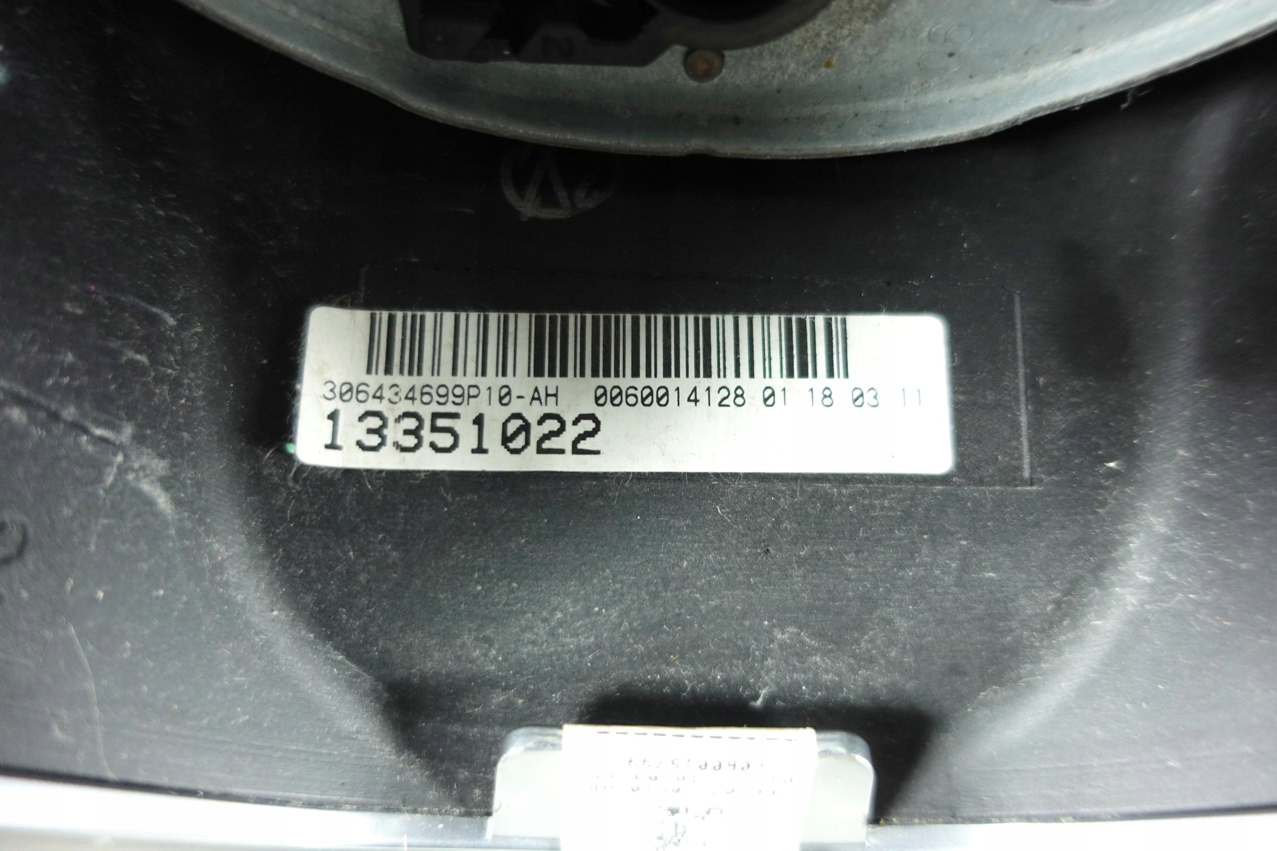 steering wheel, leather leather TEMPOMAT OPEL ASTRA J 4 IV 13351022