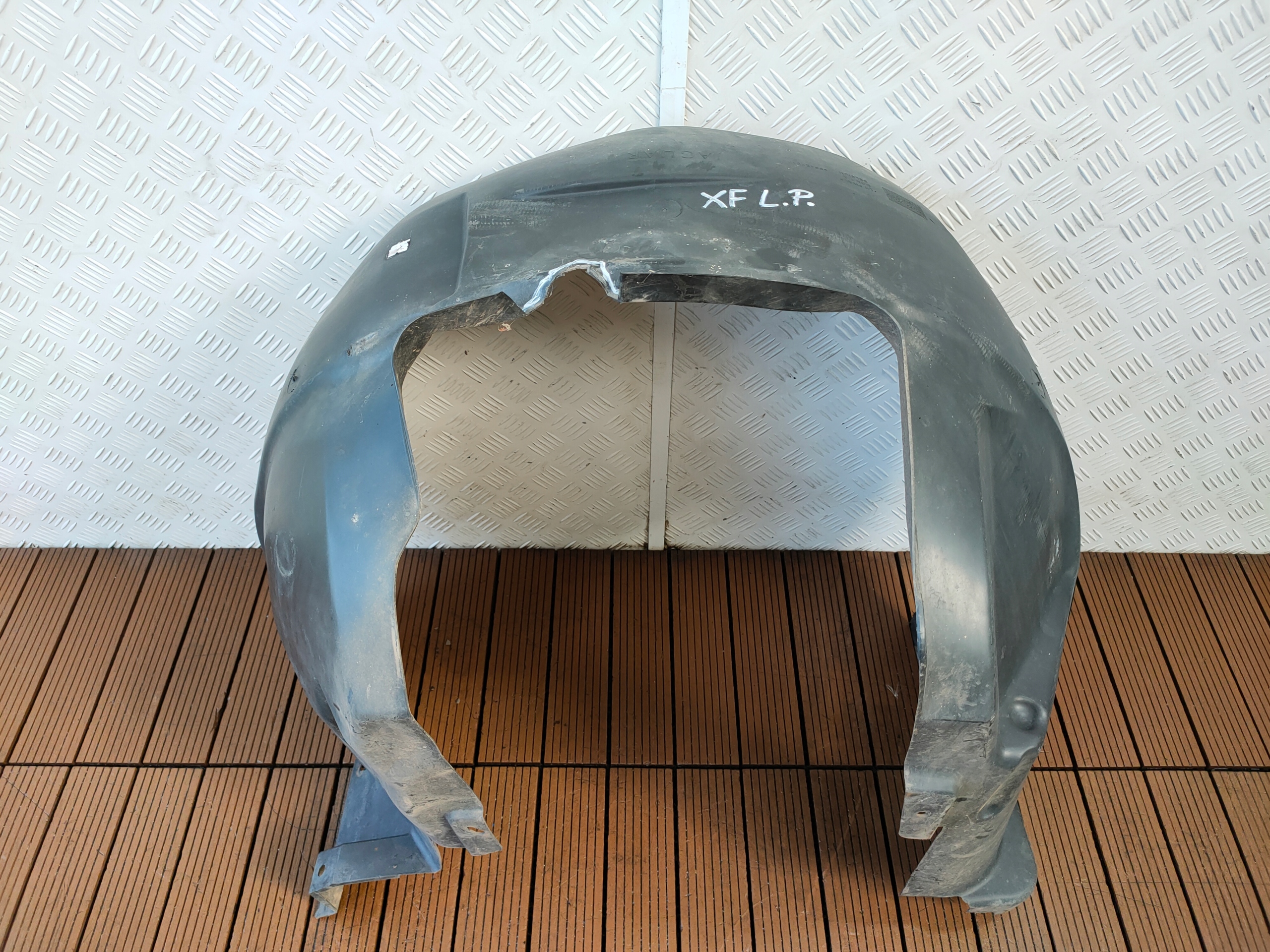 JAGUAR XF X250 LIFT 11-15 mudguard front left front CX23-166563-AB OE