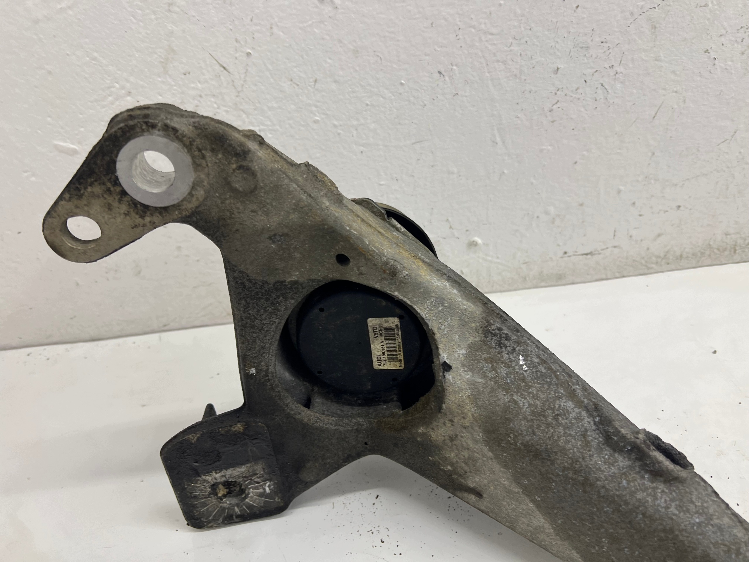 sider below engine airbag pillar 7L6199207B Audi Q7 4L 3.0 TDI