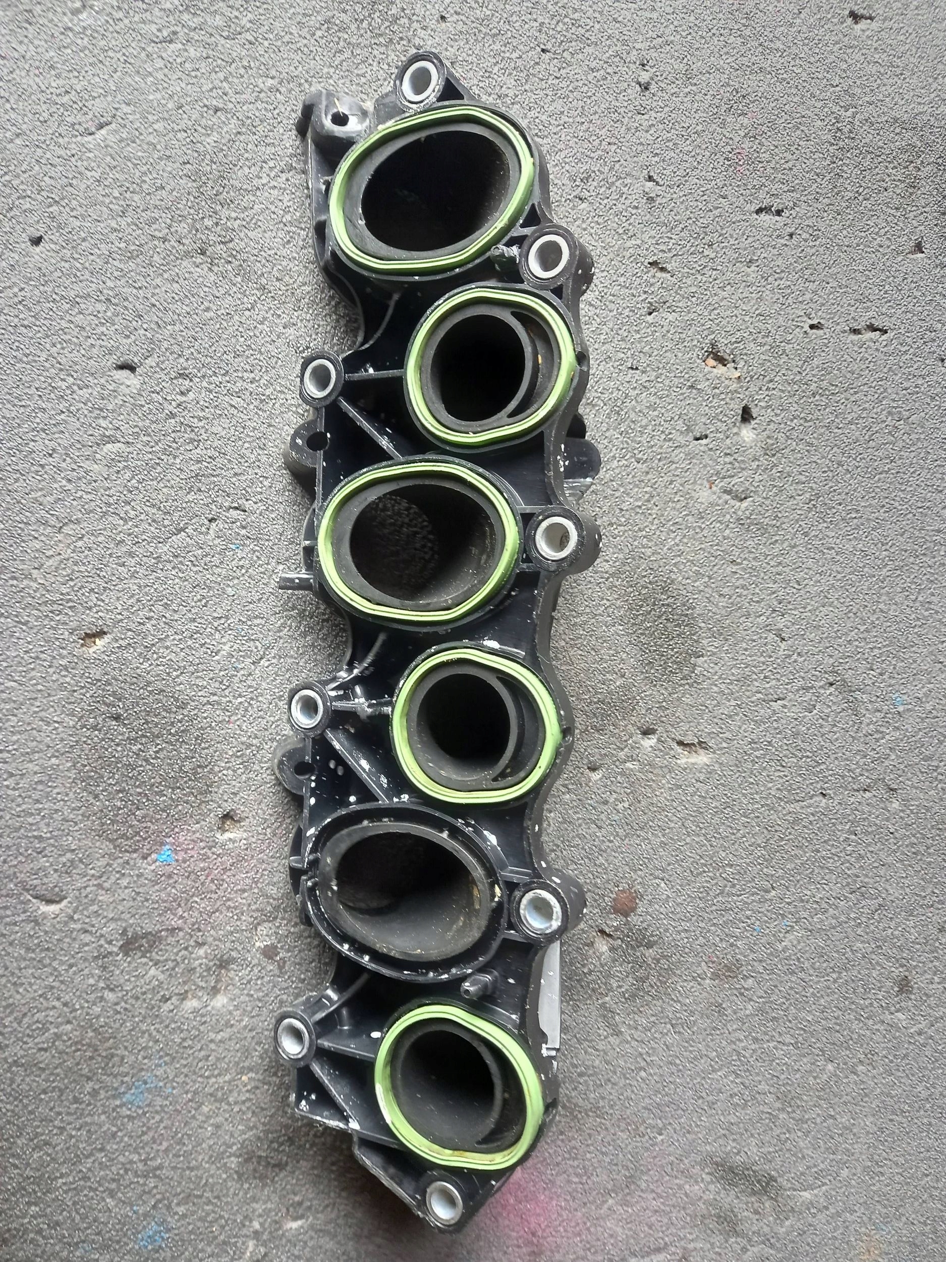 Audi OE 059129765 коллектор Впускный