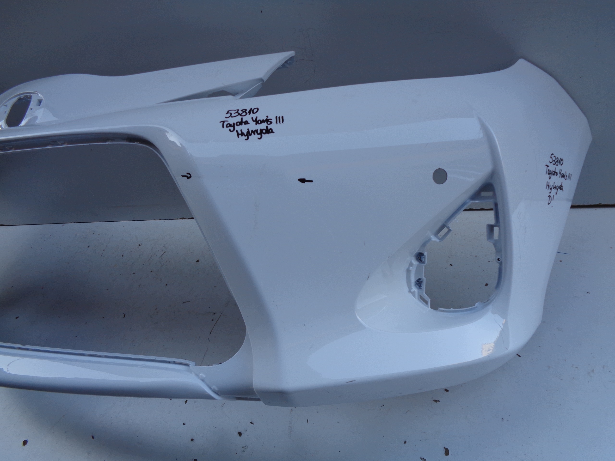 front bumper TOYOTA YARIS III HYBYRYDA NR 53810