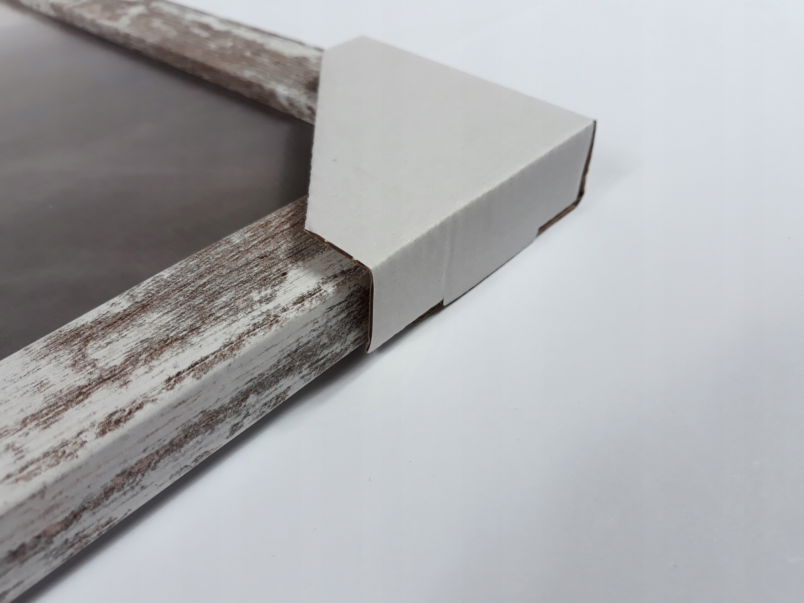 OBRAZ 45x35 ŻYD LICZĄCY PIENIĄDZE SREBRNA RAMA Szerokość produktu 35 cm