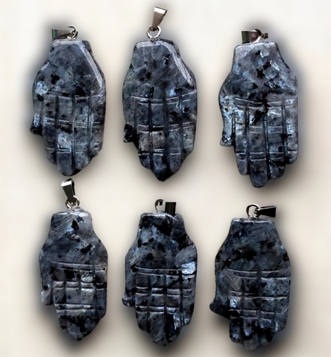 Přívěsek Velká Černá Dlaň Ruka Spektrolit