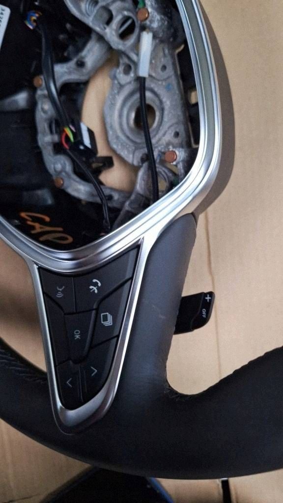 lenkrad Renault Captur II 34268124C