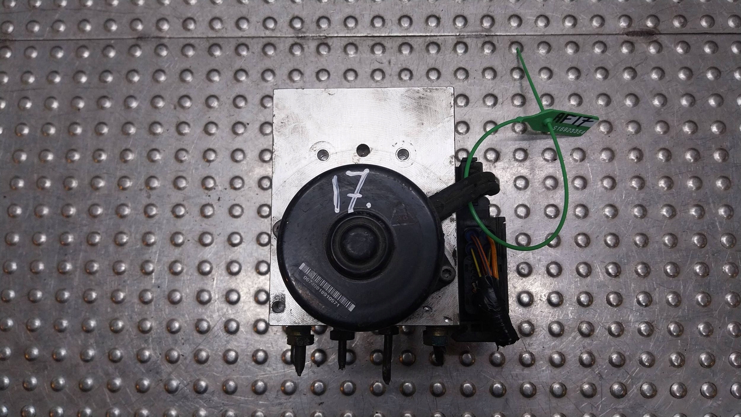 control unit pump ABS 97FB-2M110-BA 96FB-2C013-BA FORD FIESTA MK5 ESCORT MK7