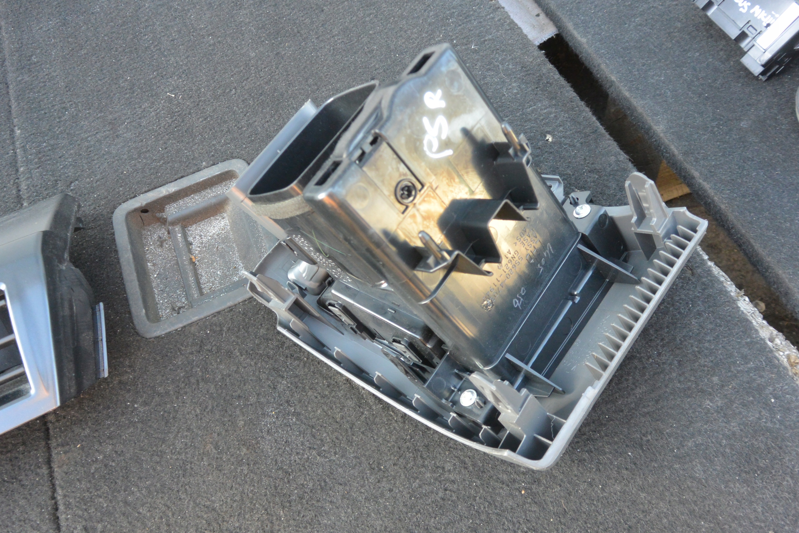 grid air conditioning devices TOYOTA PRIUS plus + KOMPLET