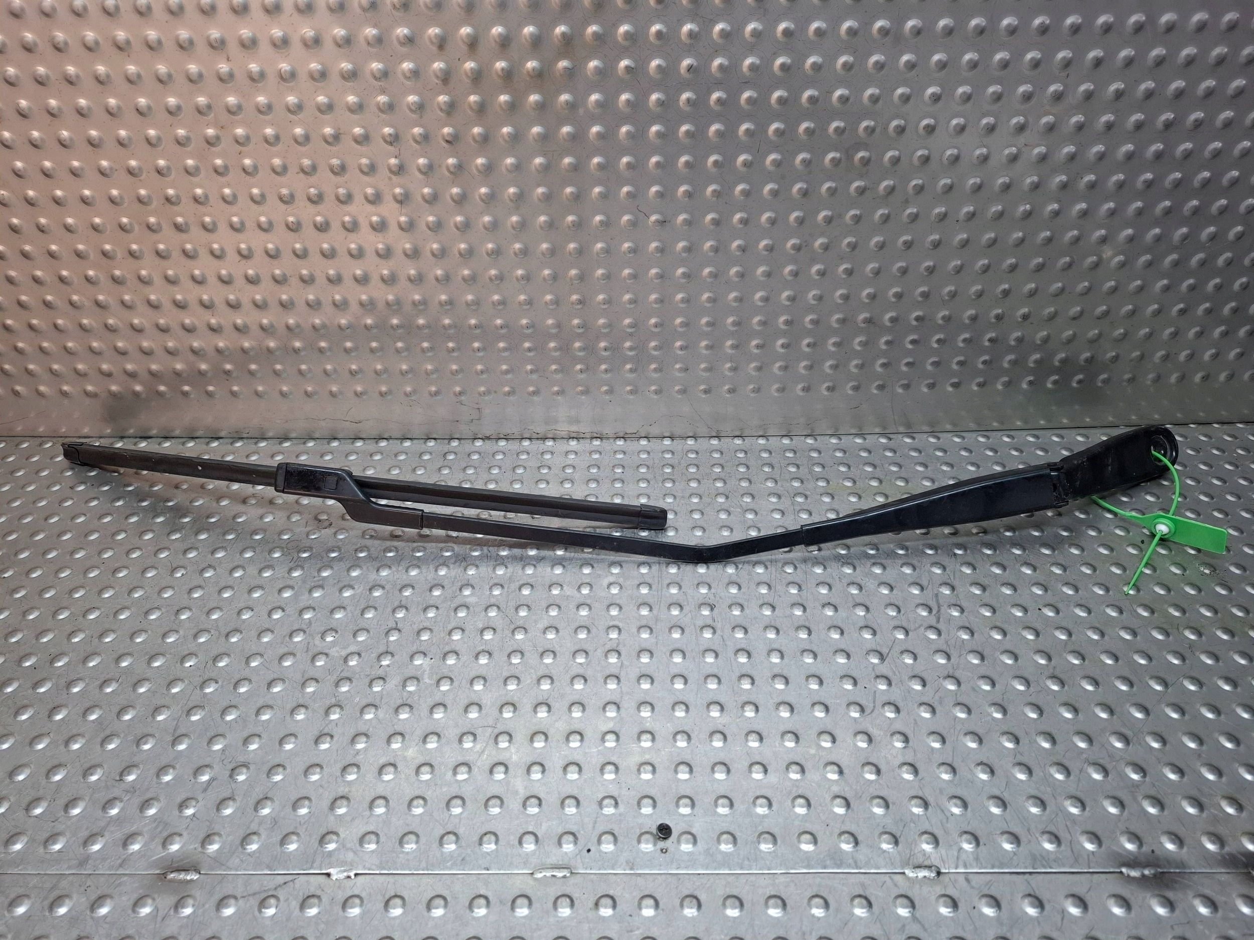 wiper arm right front 30753526 VOLVO XC60 and 08-17