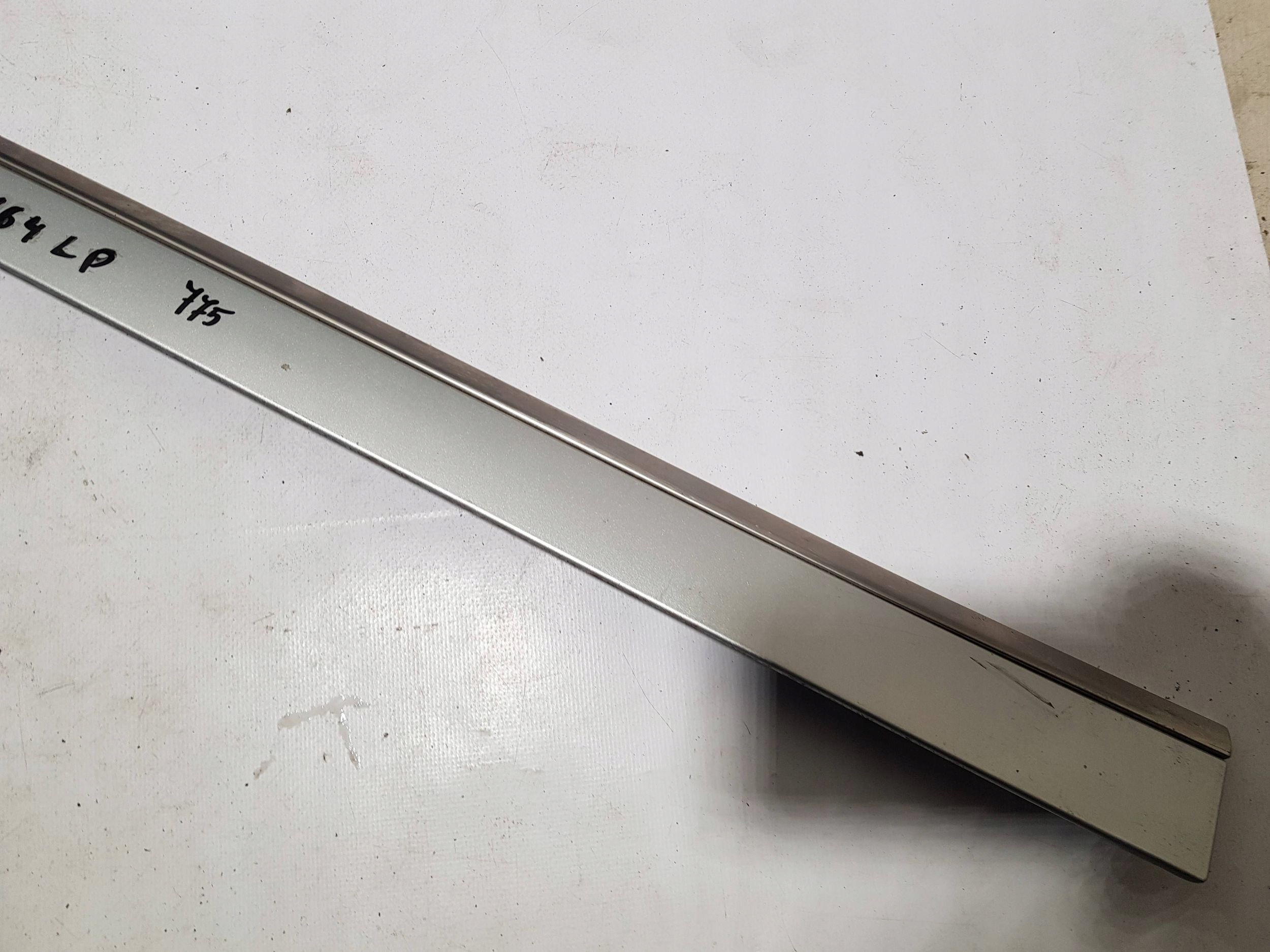 MERCEDES ML W164 GL X164 moulding door left front c775 775