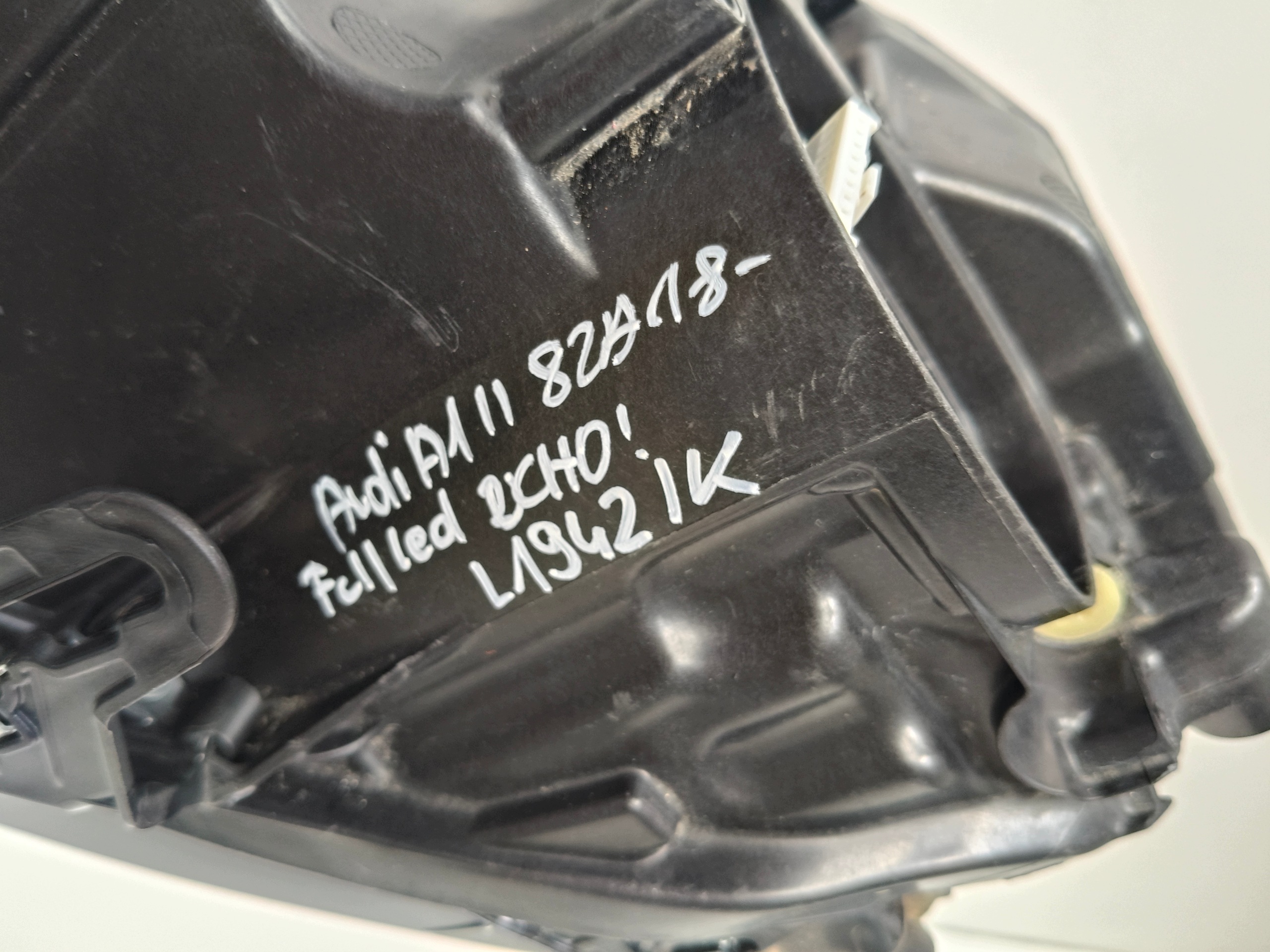 feu gauche REFLEKTOR AUDI A1 II 82A 18- FULL LED