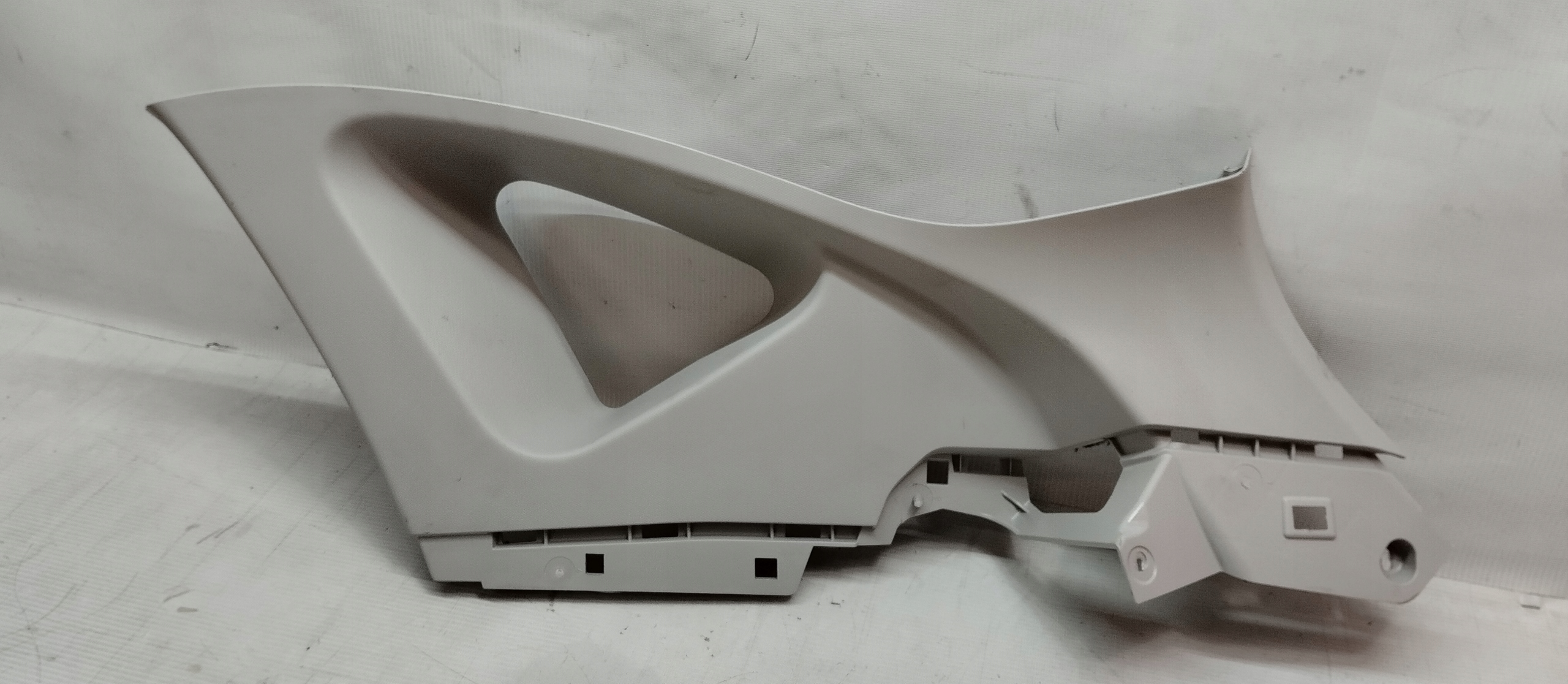 769325254R,769341042R - CAPTUR II КРИШКА СТІЙКИ ЛІВА ЗАДНЯ 769325254R