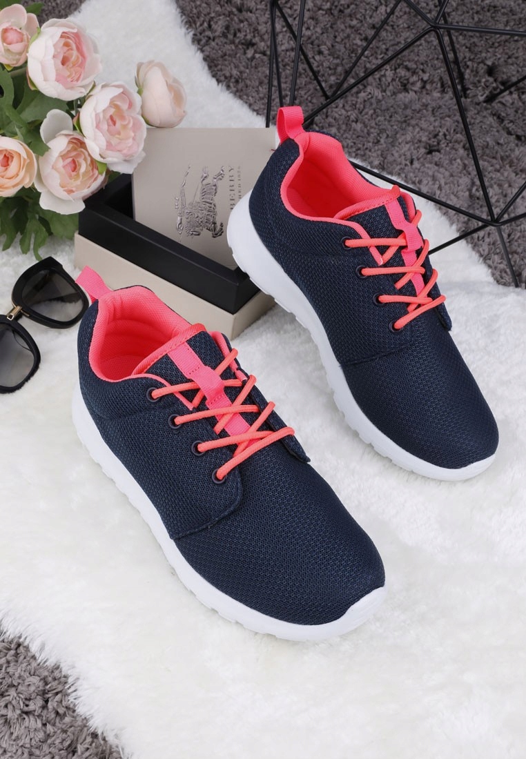 

Buty sportowe młodzieżowe granatowe lekkie