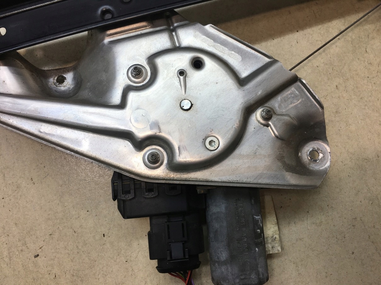 window regulator right rear part A6 C5 2.5 TDI 4B0839398B