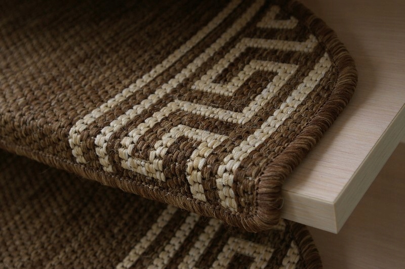 NAKŁADKA NA SCHODY DYWANIKI SZNURKOWE TKANE NA PŁASKO BRĄZOWE STOPKI 64x24 Kolor brązowy