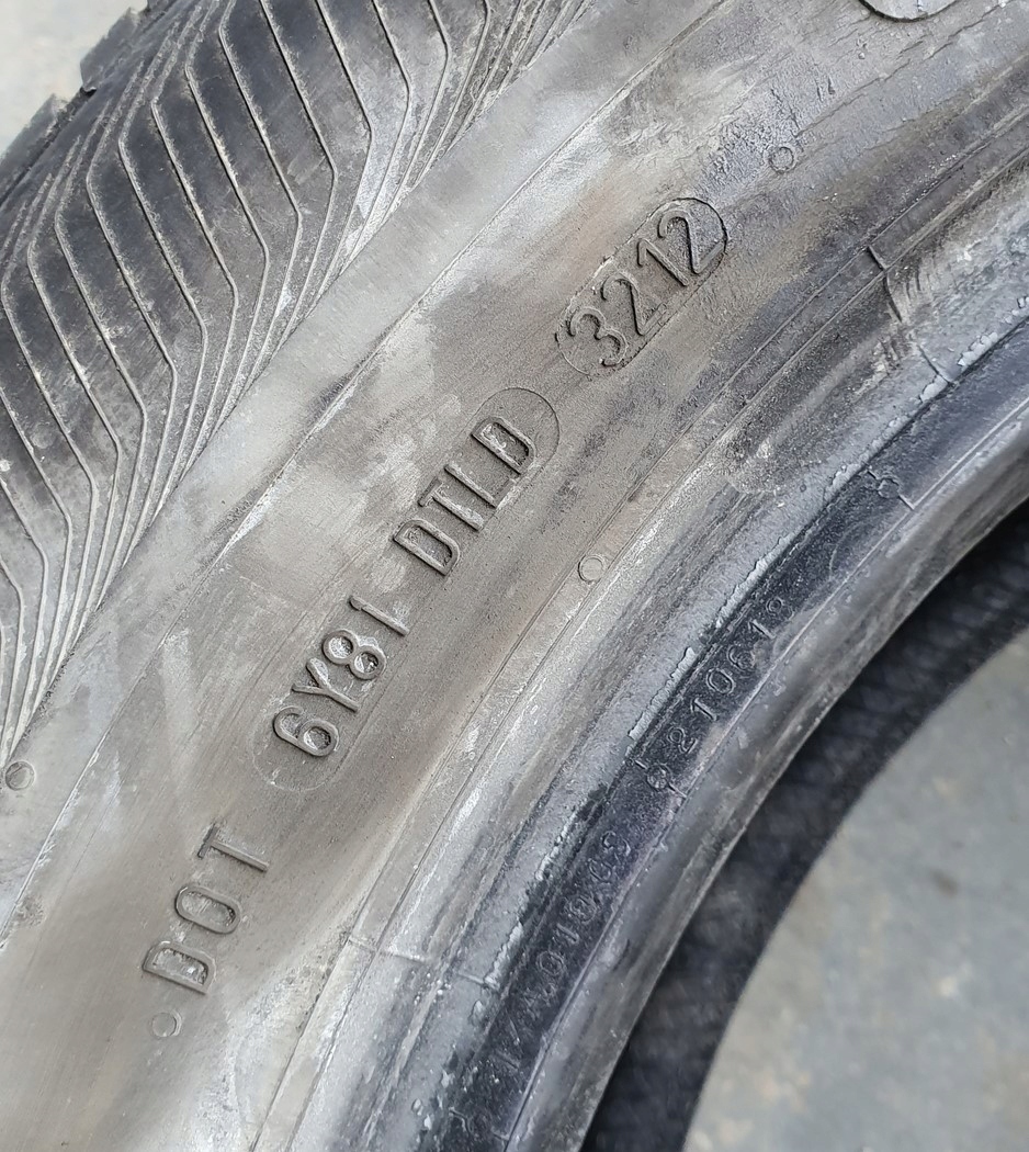 OPONY SEMPERIT SPEED-GRIP 2 235/65/R17 6MM 2SZT Szerokość opony 235 mm