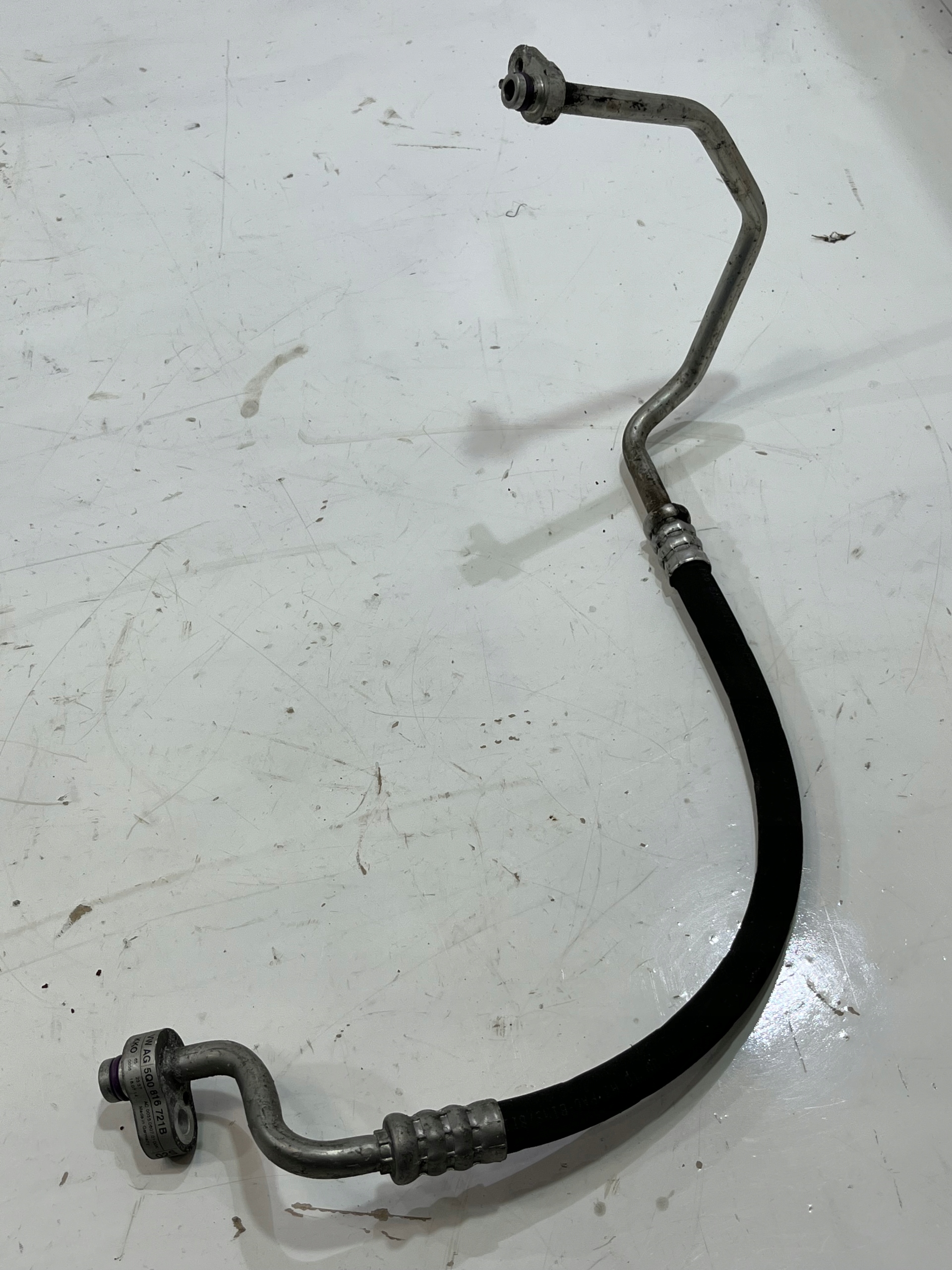 XH91932X7987123 - КАБЕЛЬ КОНДИЦІОНЕРА VW GOLF VII 5Q0816721B