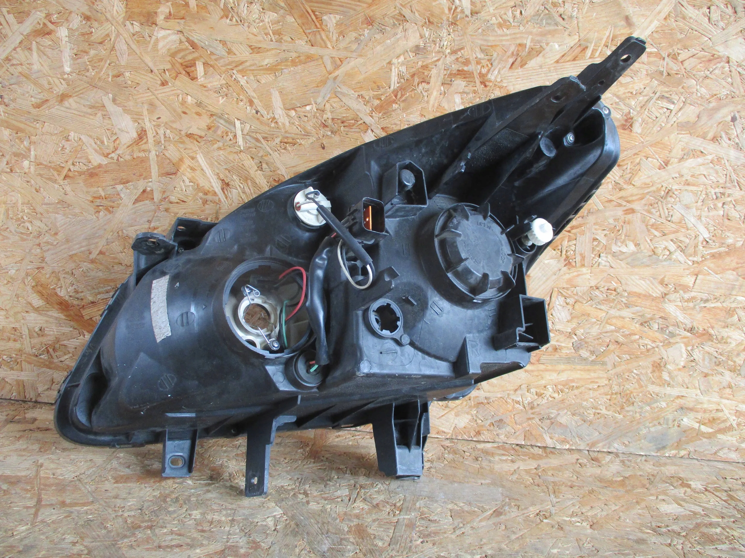 light front right RENAULT KOLEOS and