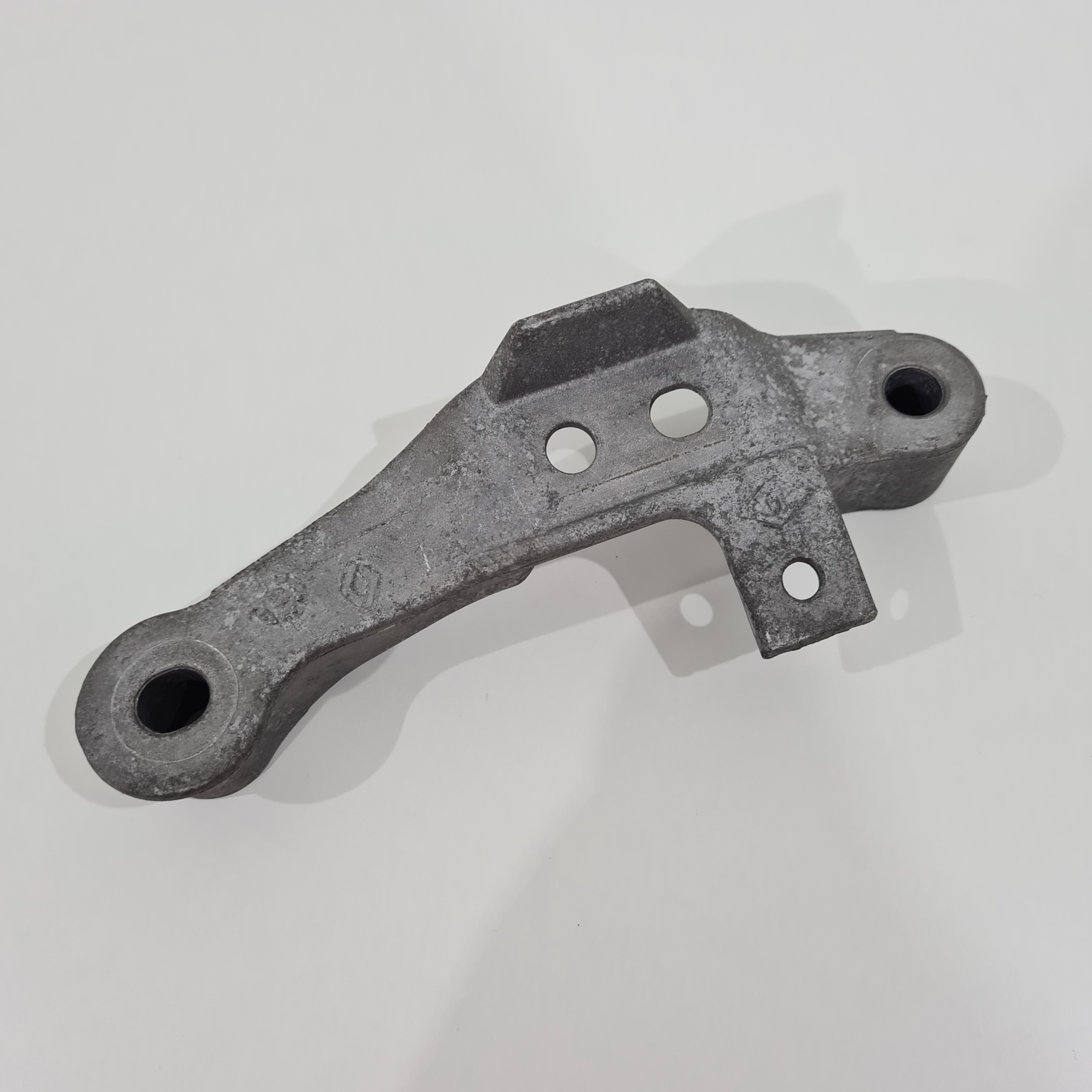 Support plaque POMPKI d’eau 144C01379R RENAULT 1.3 TCE