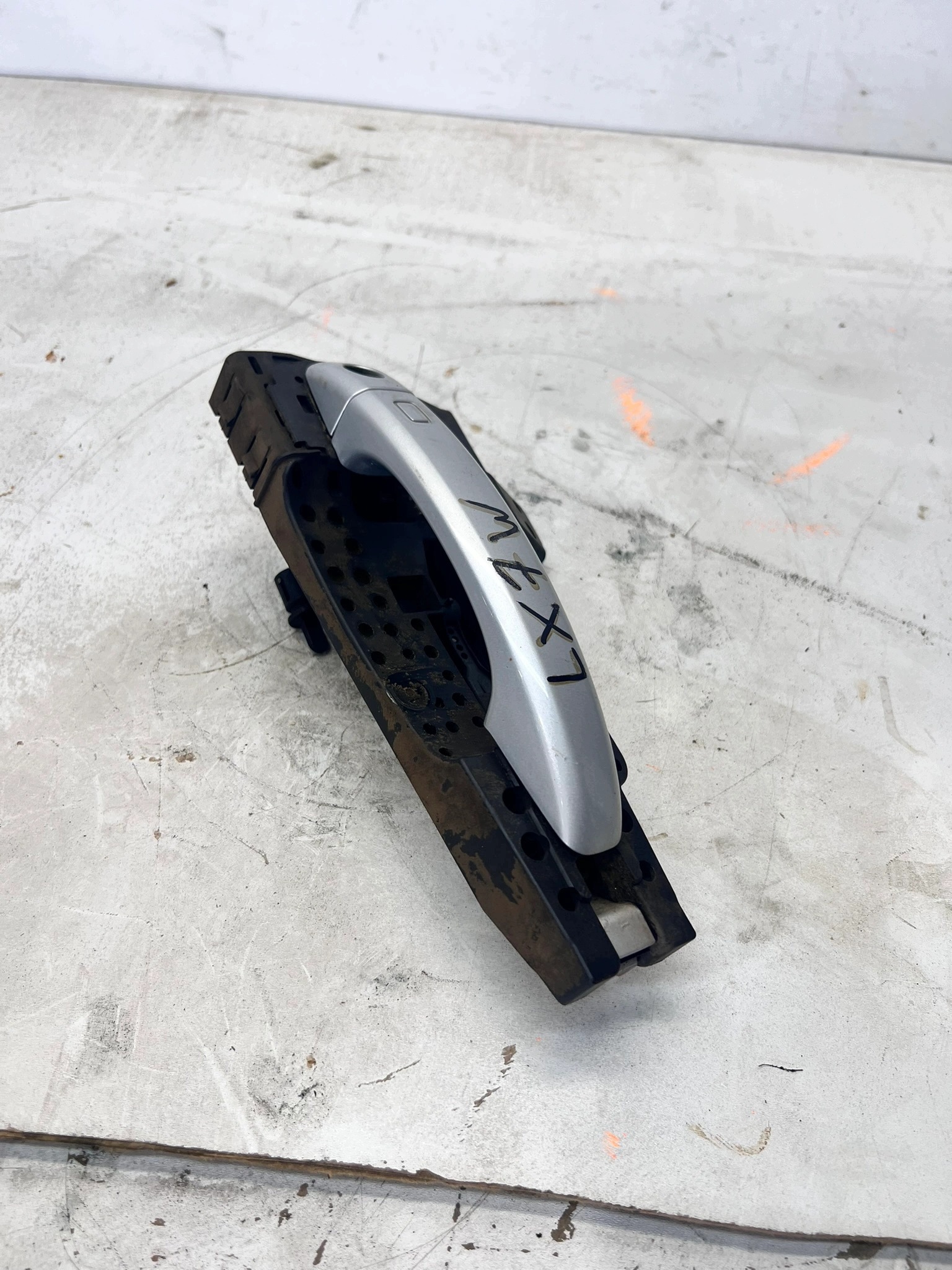 handle + lock cylinder left front AUDI A4 B8 A5 8T Q5 LZ7W EU