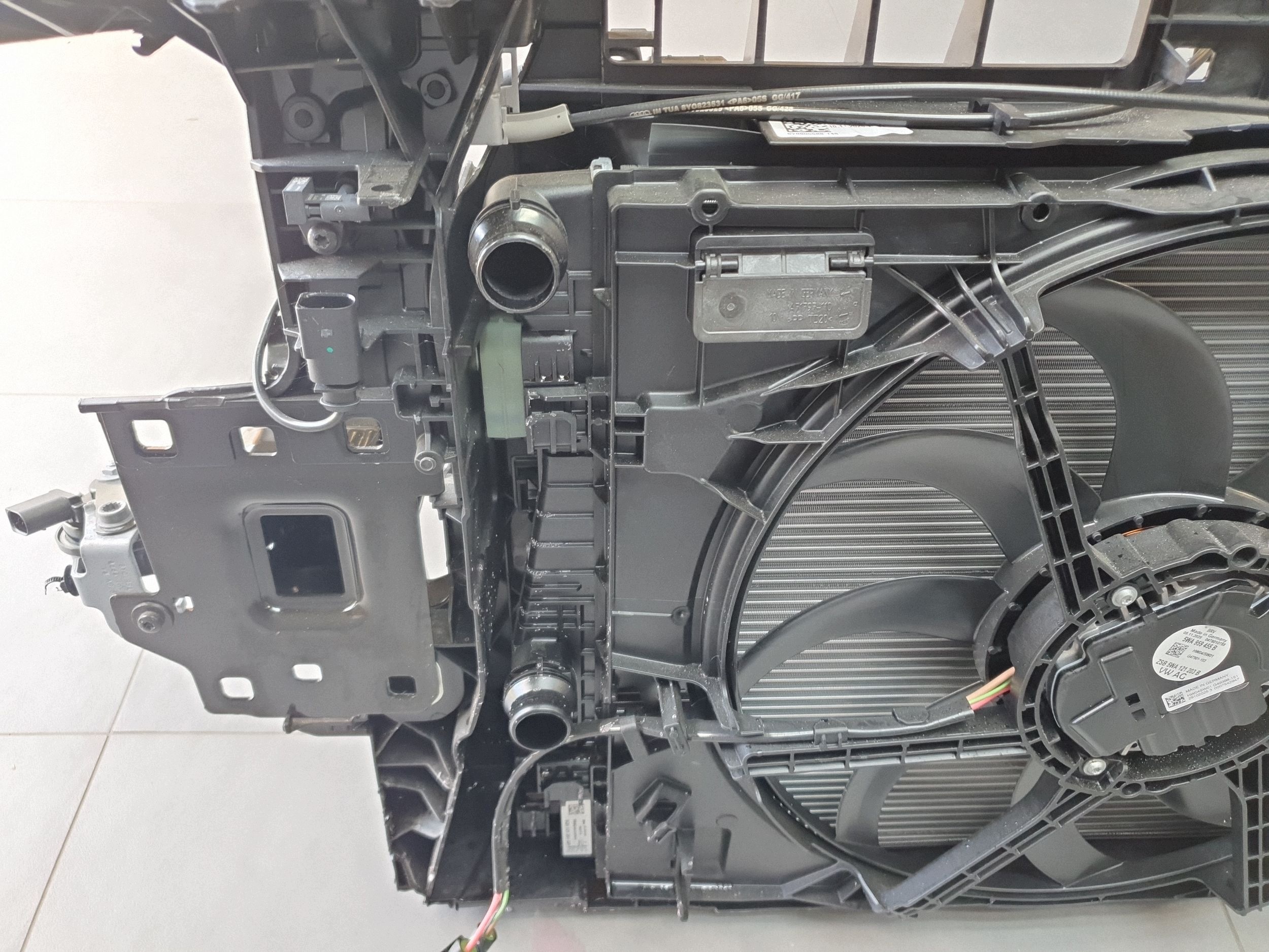 Audi A3 8Y HB LIFT 1.5 eTsi support panel for radiators radiator sider 5WA959455B