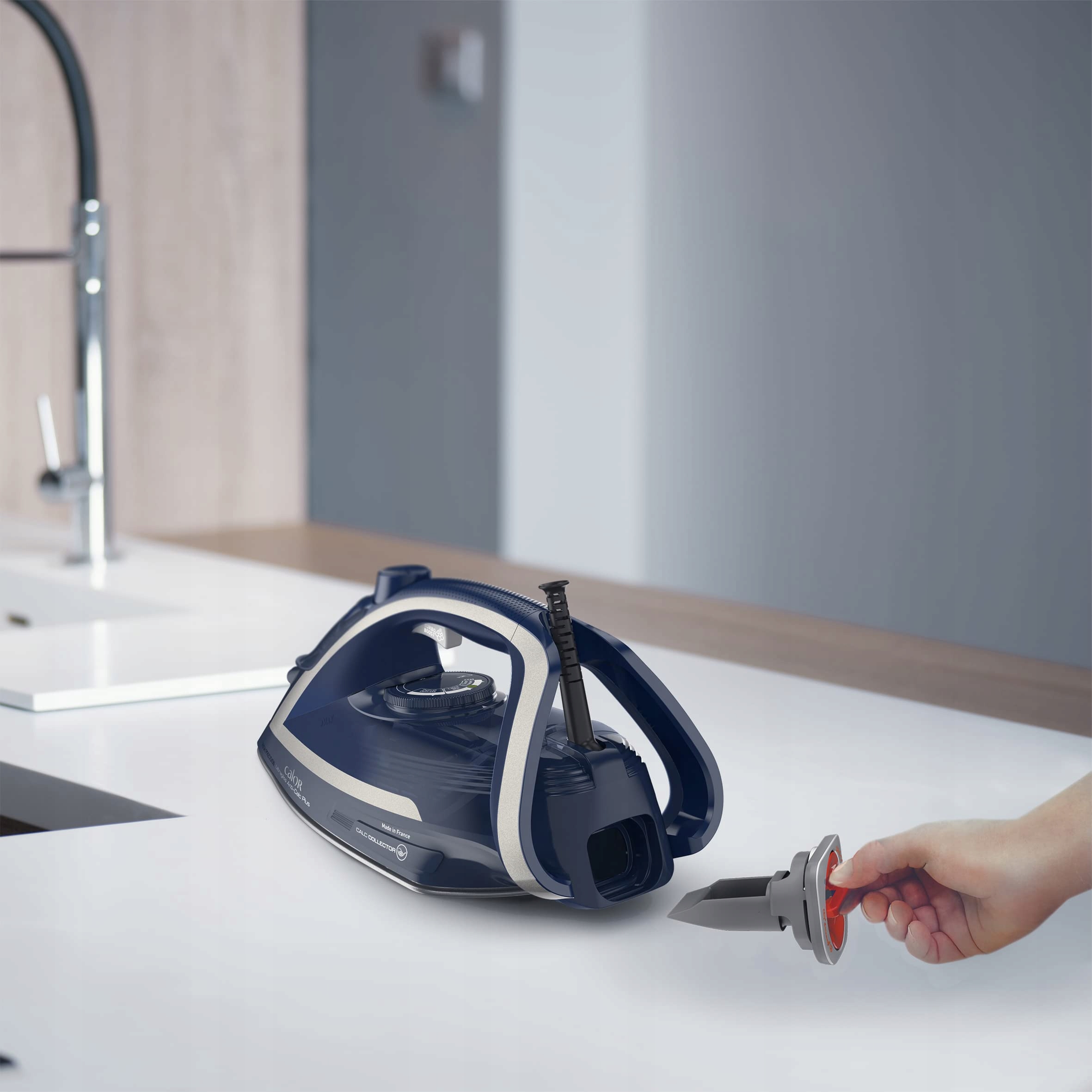 TEFAL Ultragliss Żelazko Parowe 2800W Zbiornik Na Kamień Eco Niebieskie — miniatura 6