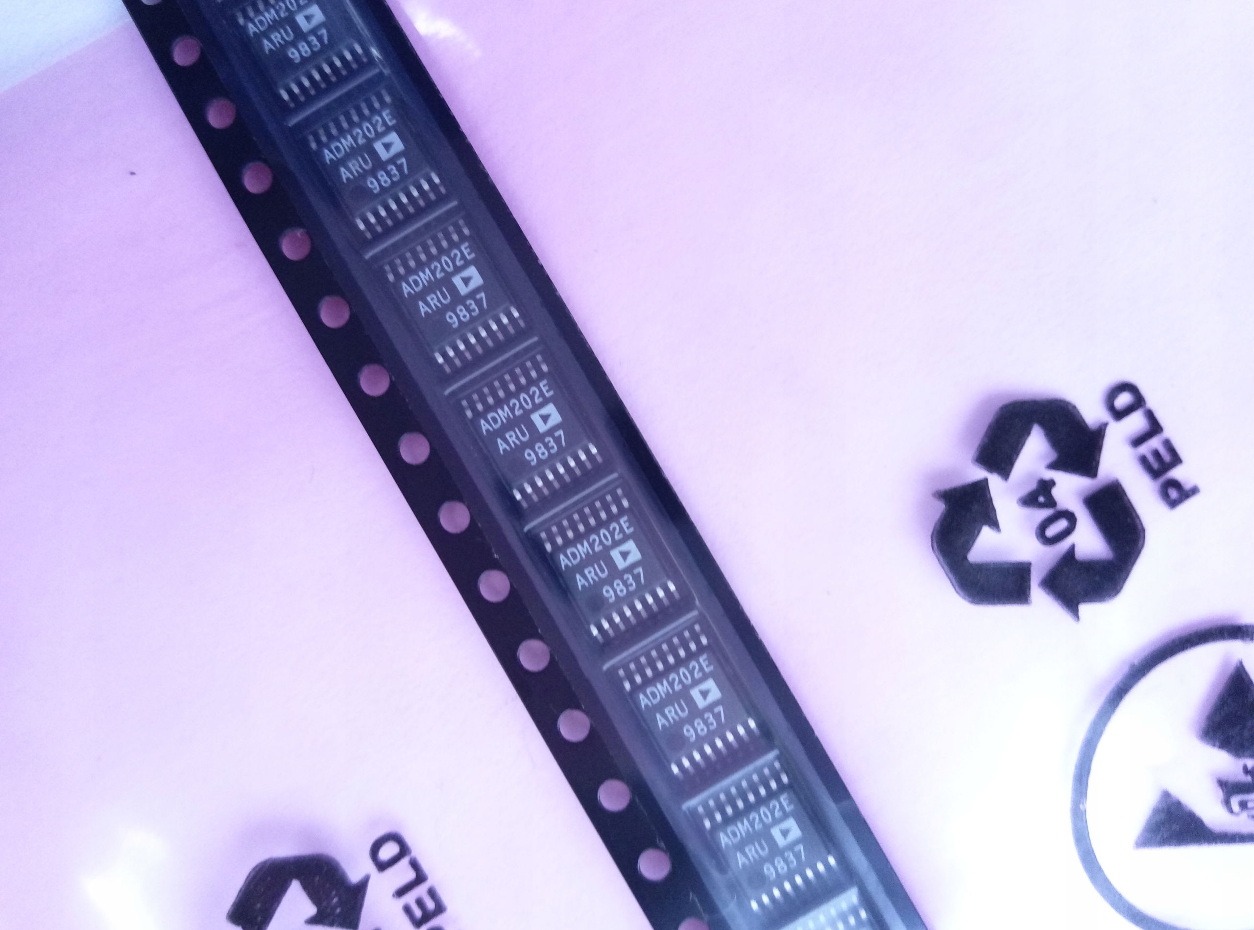 [ 1szt] Układ ADM202EARU Smd TSSOP16 RS232 Analog
