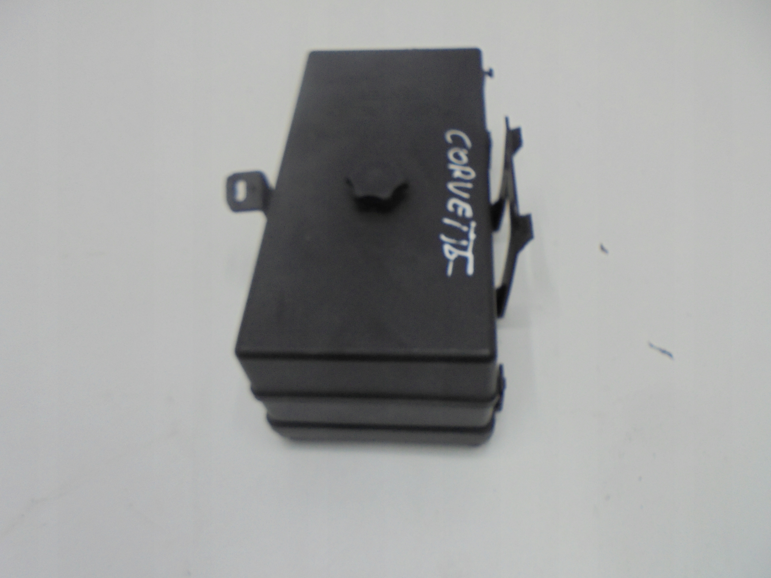 CHEVROLET CORVETTE C5 SKRZYNKA BEZPIECZNIKÓW 97-04 Producent części Chevrolet OE