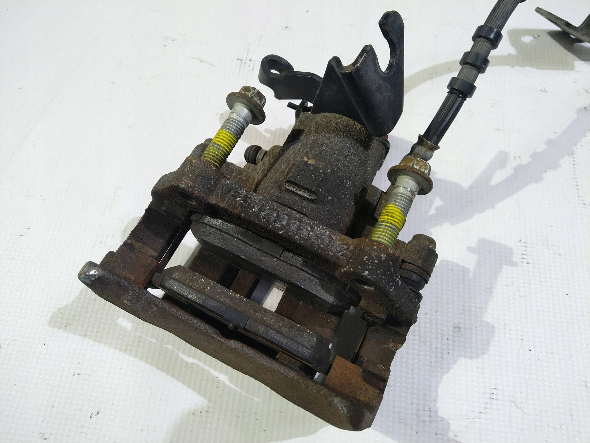 caliper brakes brake rear part rear left Ford Mustang V 2005-2014
