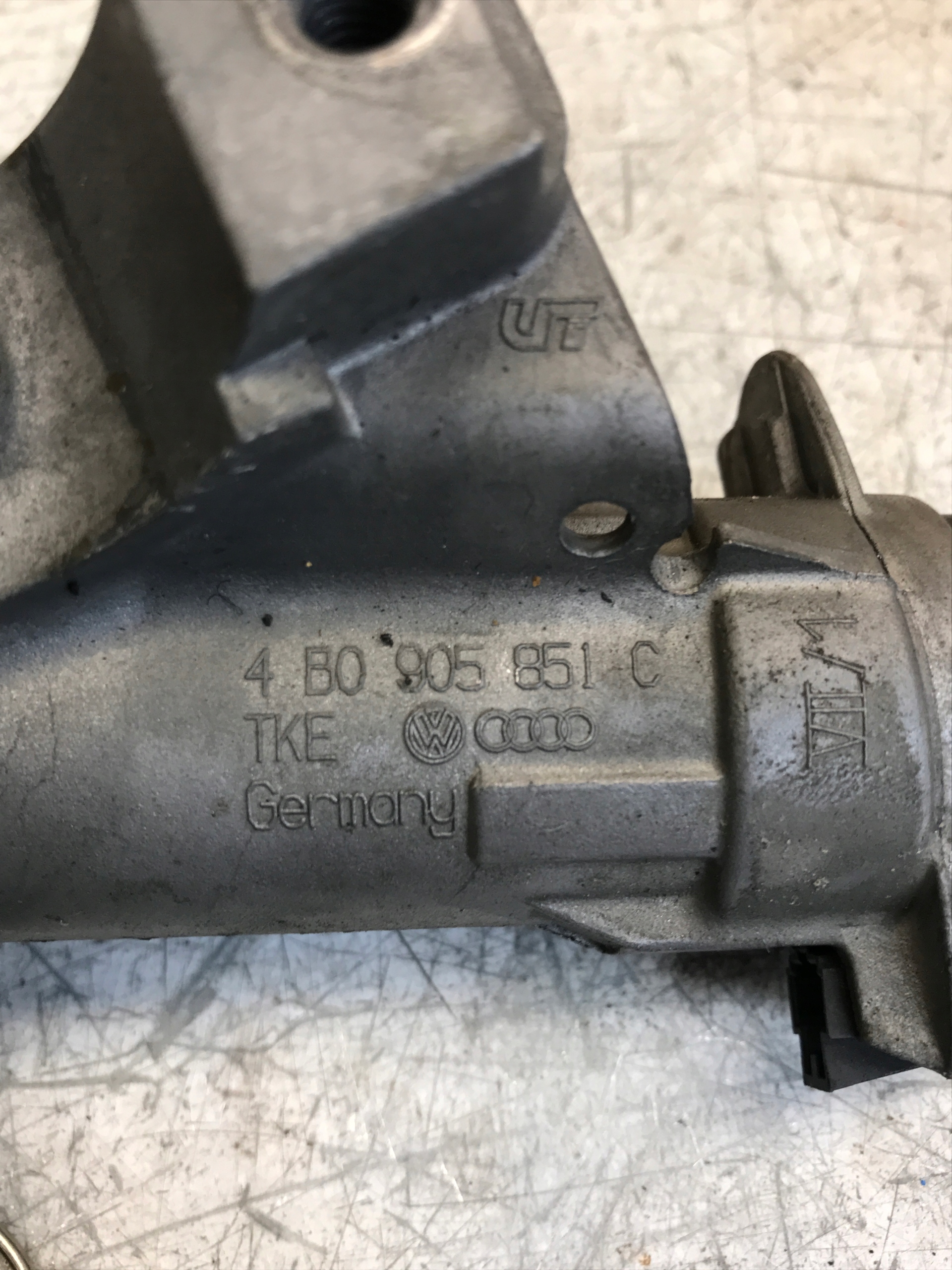 ignition + key SKODA FABIA and 4B0905851C
