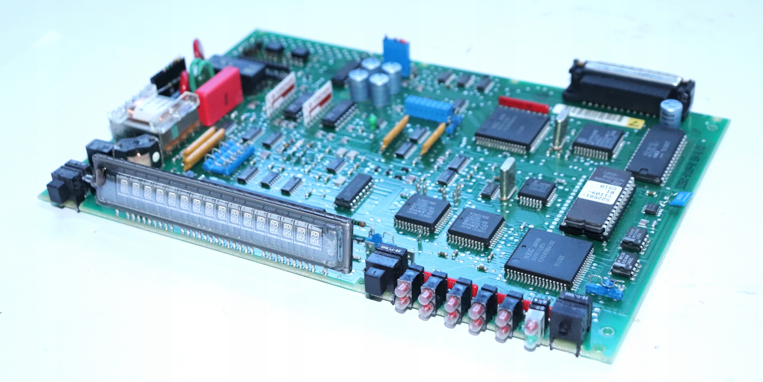 Panel wyświetlacz alfanumeryczny NEC FIP16A5R 16 cyfr