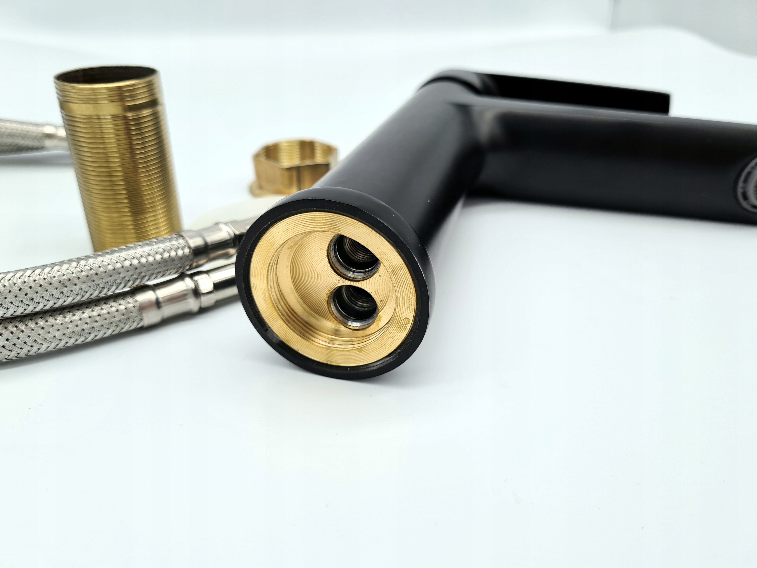 BATERIA UMYWALKOWA STOJĄCA CZARNA MAT CUBIC LOFT Kolor czarny