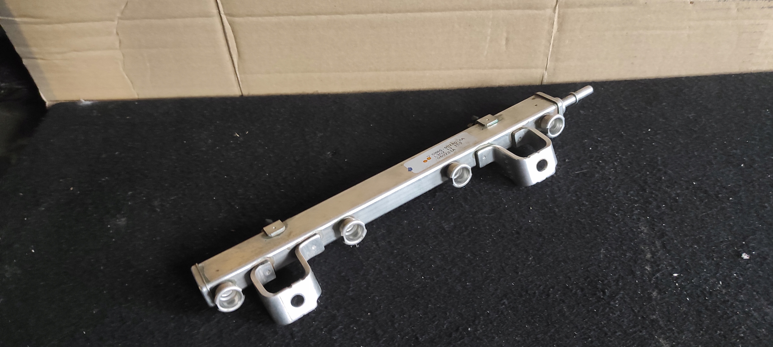 RAMPE INJECTION MAZDA 6 2.3 6M8G-9D280-AA