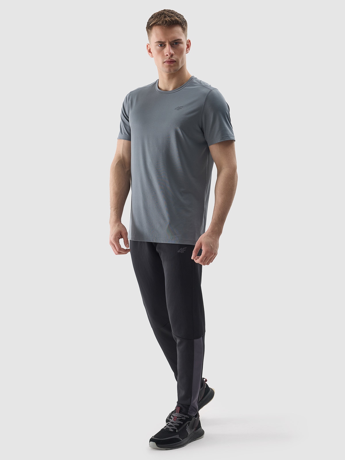 KOSZULKA 4F MĘSKA TRENINGOWA REGULAR SZYBKOSCHNĄCA - SZARA r. M Kolekcja Wiosna/Lato 2024