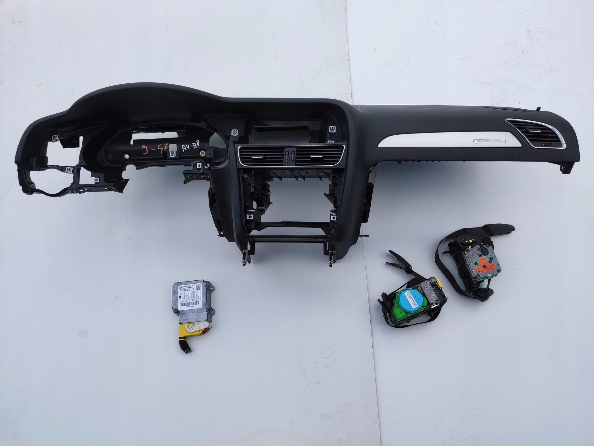 dashboard console airbag airbag tension belts SENSOR AUDI A4 B8 2007-2011