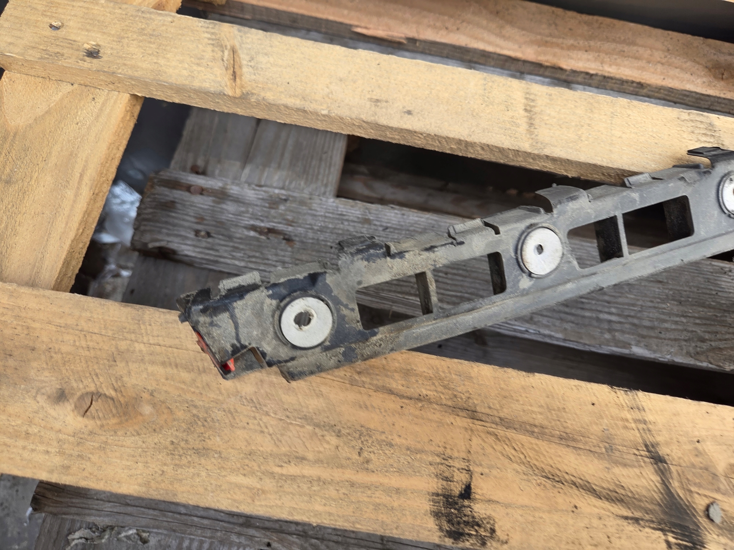 bumper bracket right rear OPEL MERIVA B 13268253