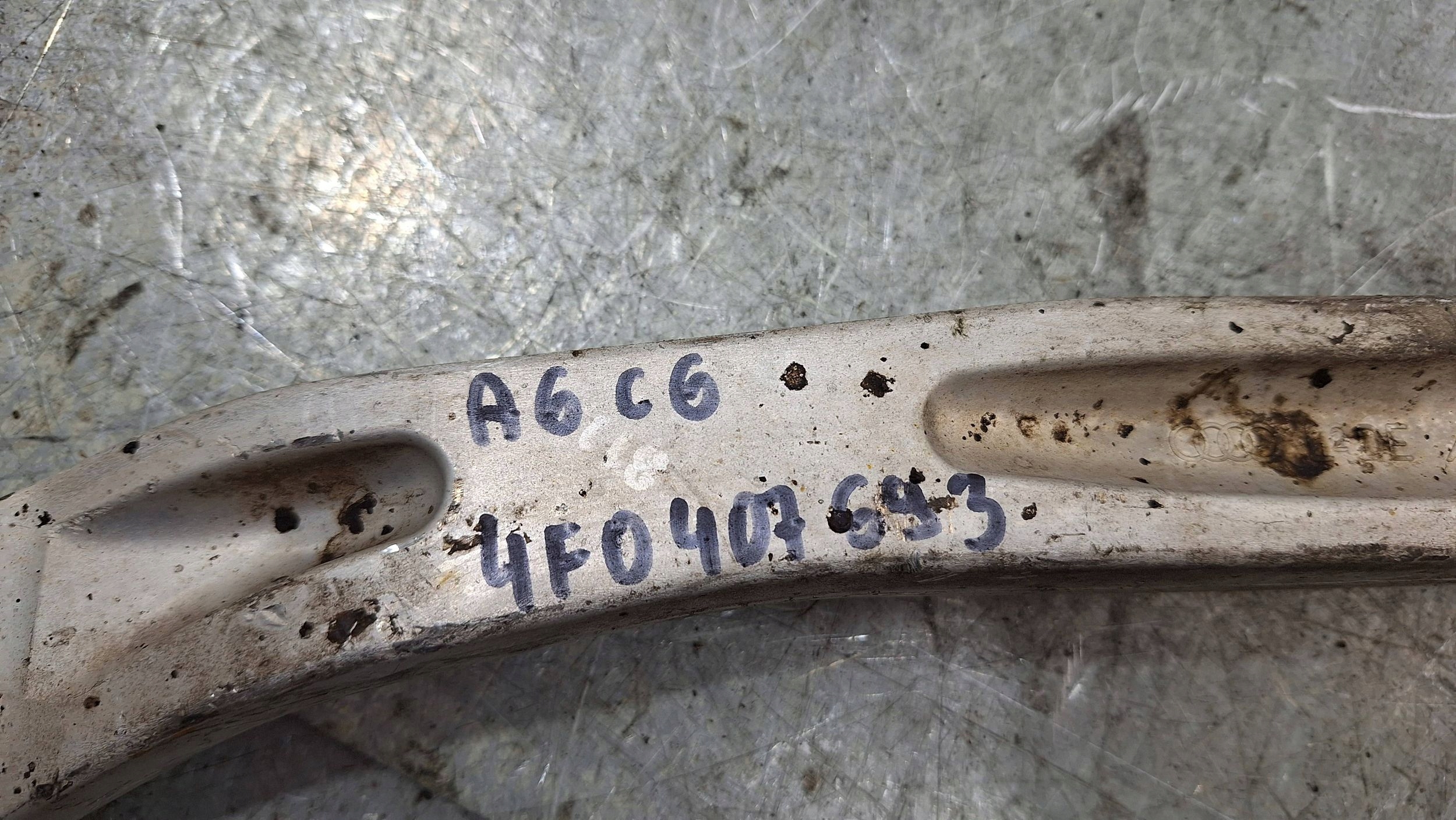 arm left front 4F0407693G AUDI A6 C6