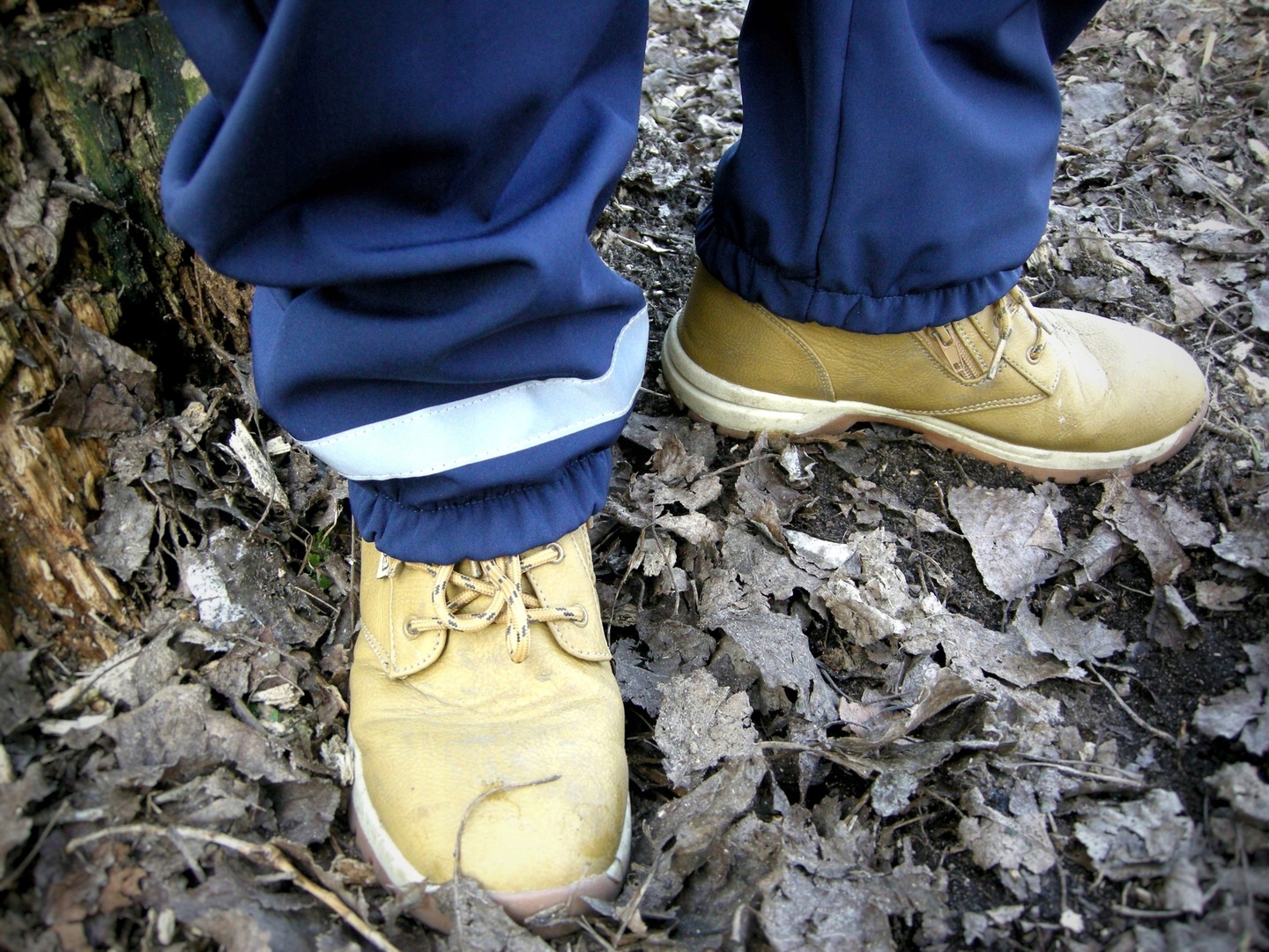 SPODNIE SOFTSHELL turystyczne, sportowe, luźne KIESZEŃ dzikie kwiaty r. 122 Kod producenta ekoubranka