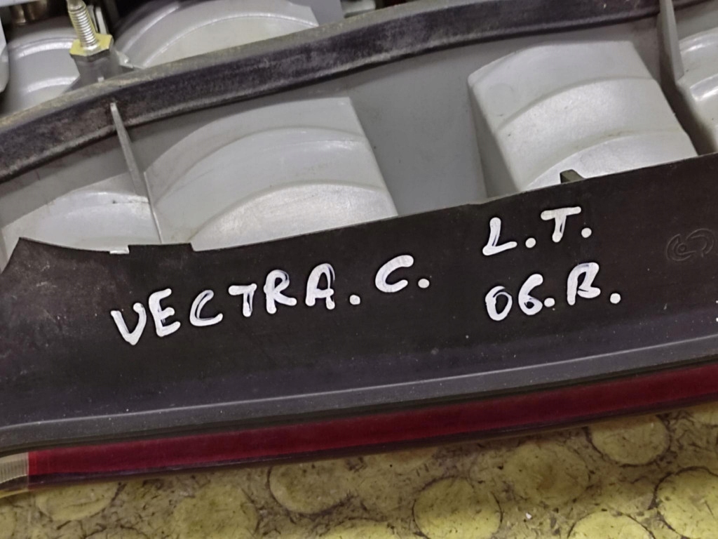 OPEL VECTRA C light left rear part 13131001