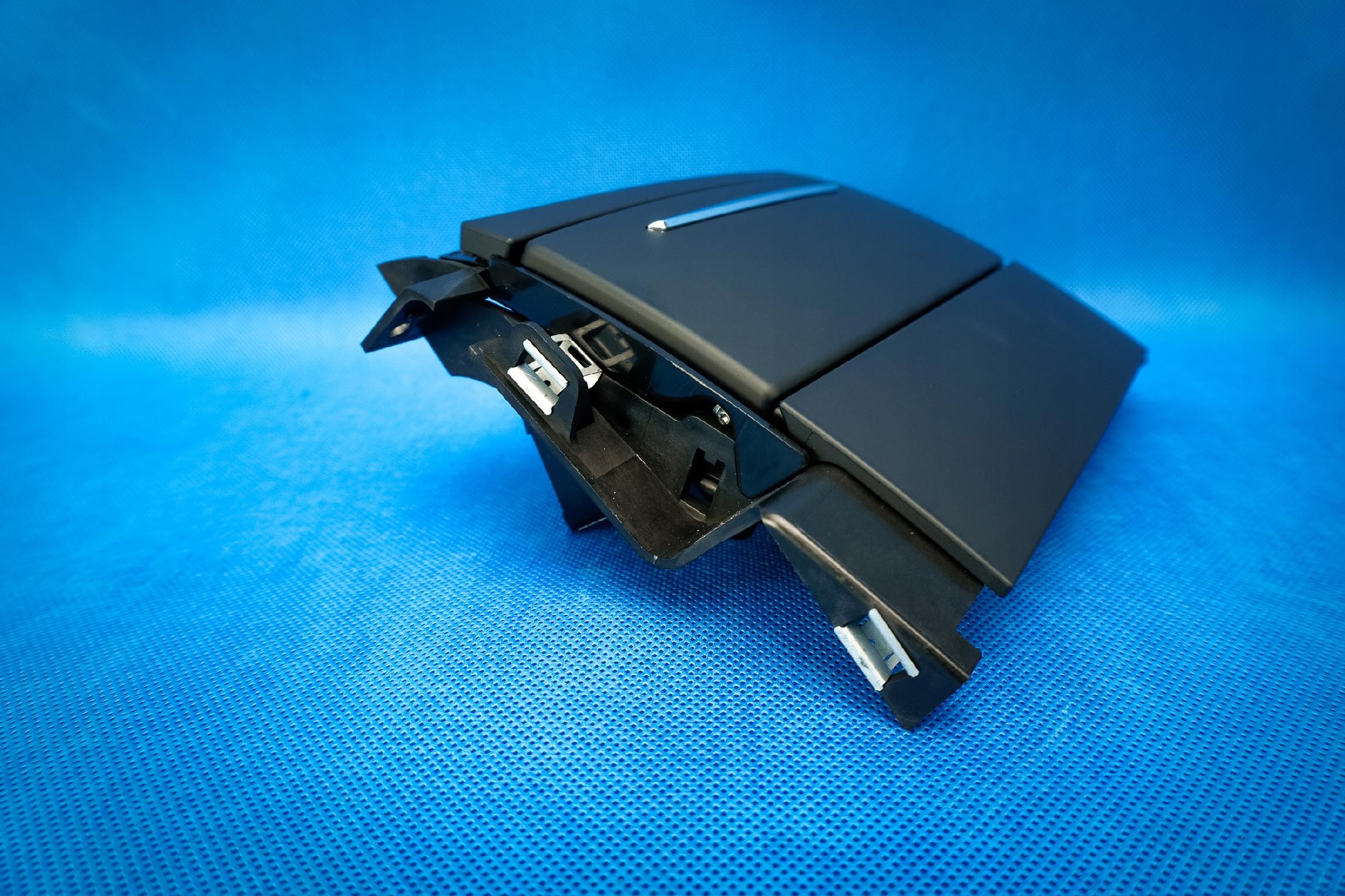 passenger compartment adapter zapalniczka Audi A8 S8 4H0864051B