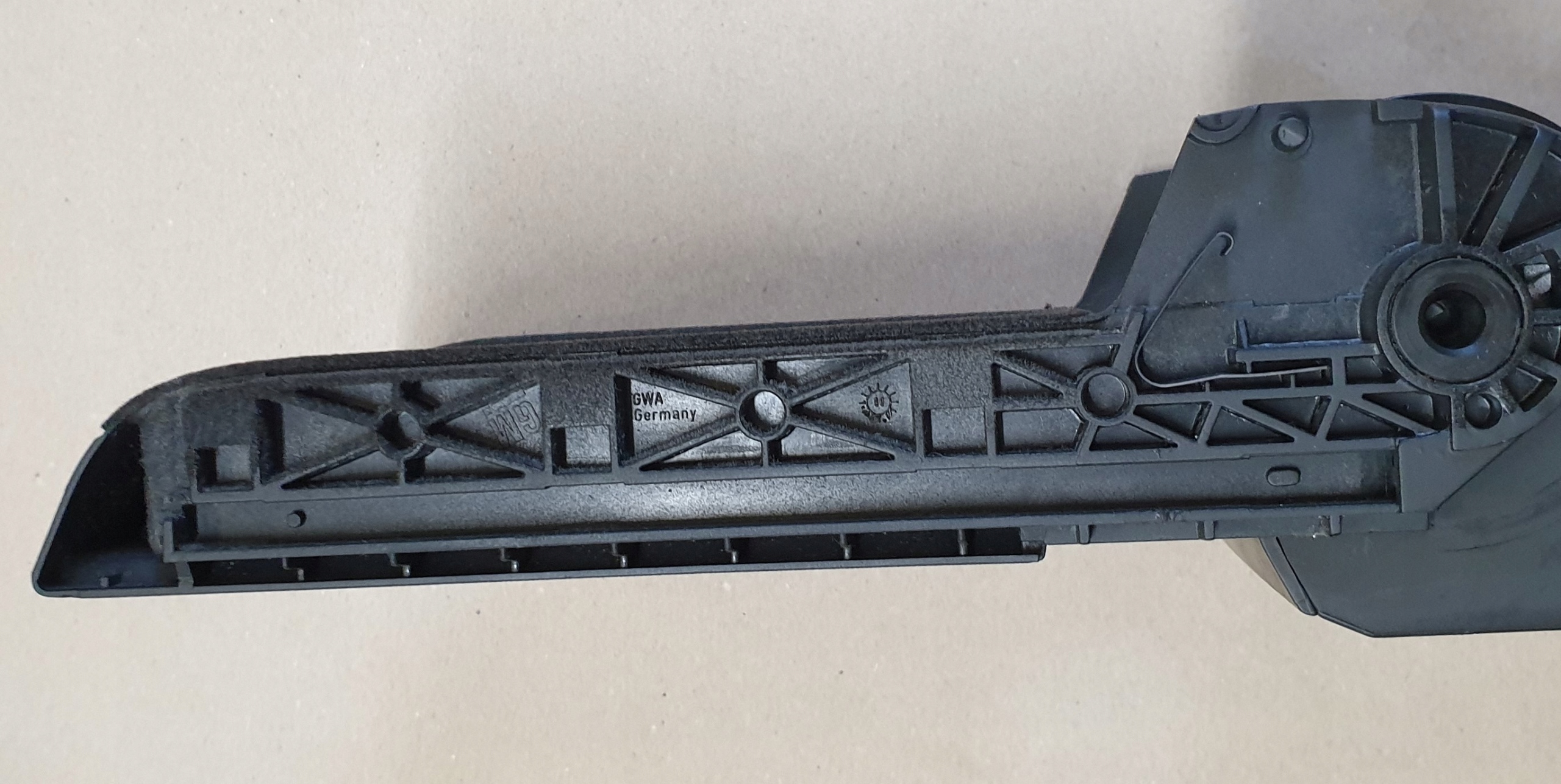 бардачок консоль подлокотника воздухозаборник жалюзи opel Vectra C