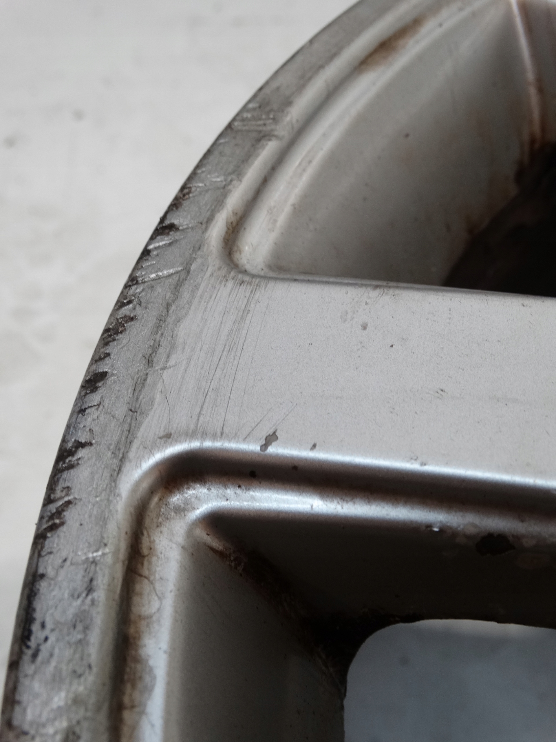 disk hliníkový AUDI A4 B6 7,5JX17H2 ET43 8E0601025AC