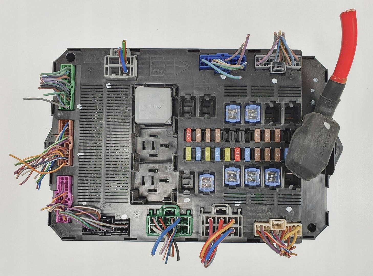 SKRZYNKA BEZPIECZNIKÓW JAGUAR XF X250 8X2T14B476AD