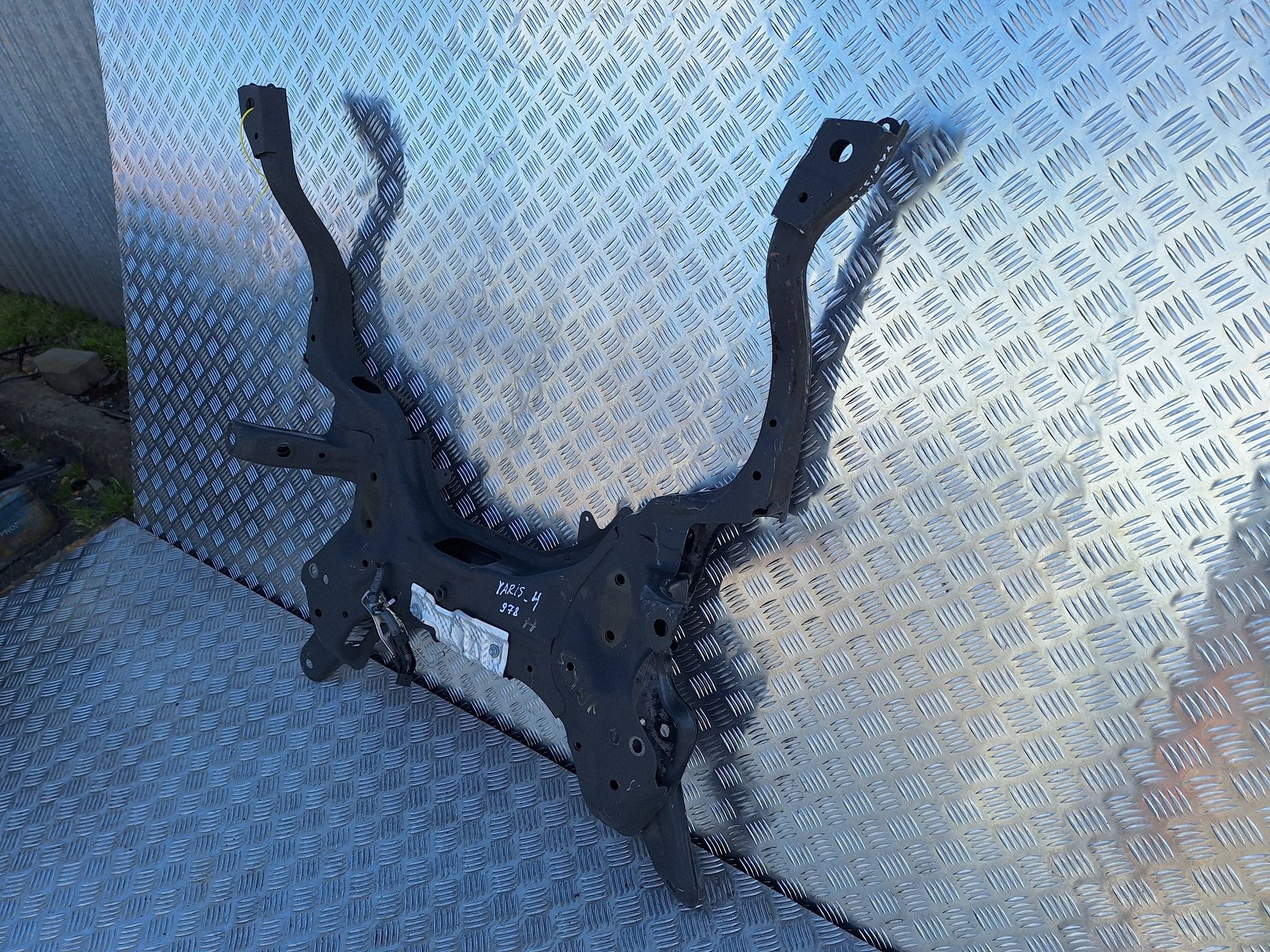 axle beam axle beam subframe front TOYOTA YARIS IV 20-26